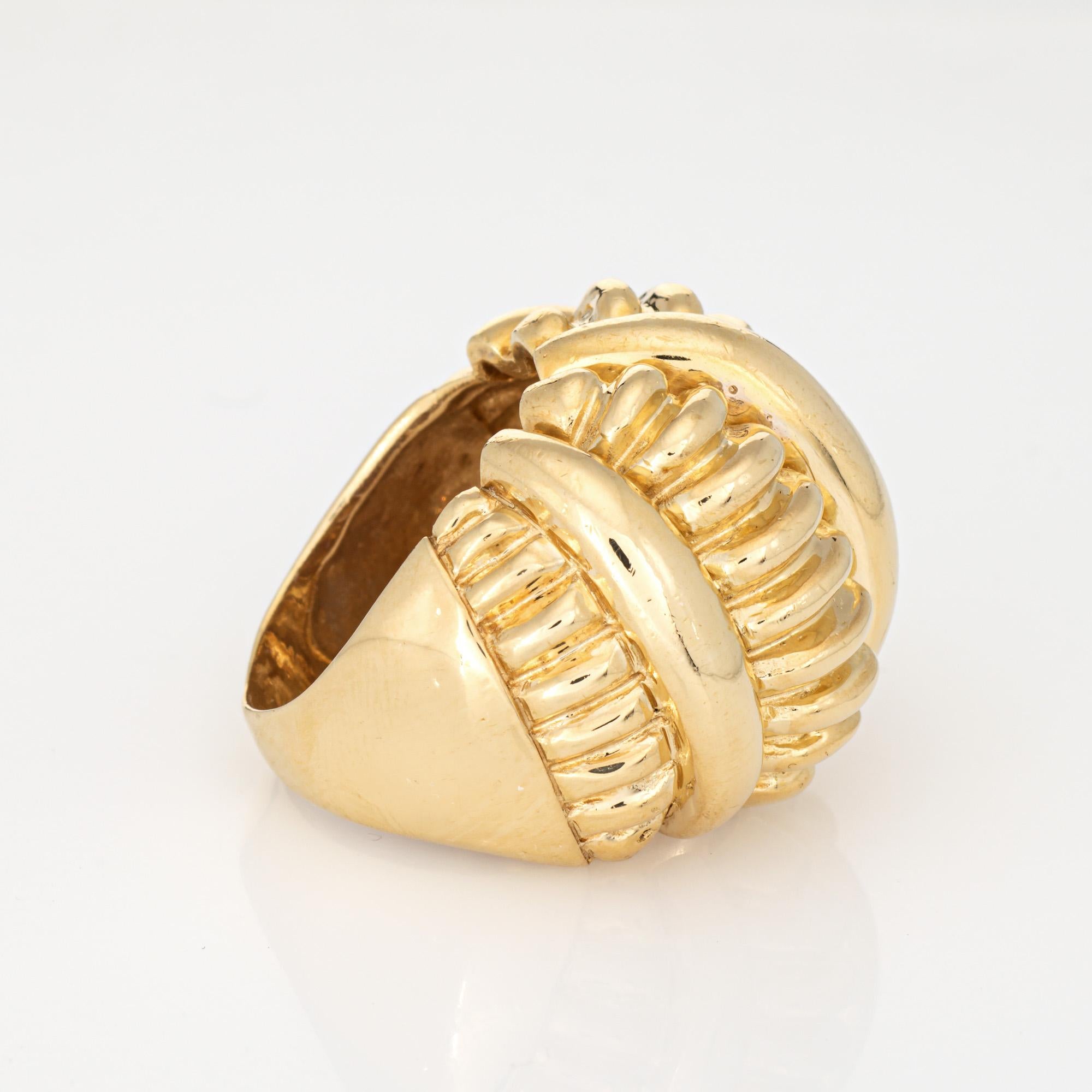 Moderno Anello a cupola vintage anni '80 scolpito in oro giallo 18k a fascia larga sz 7 Estate Jewelry in vendita