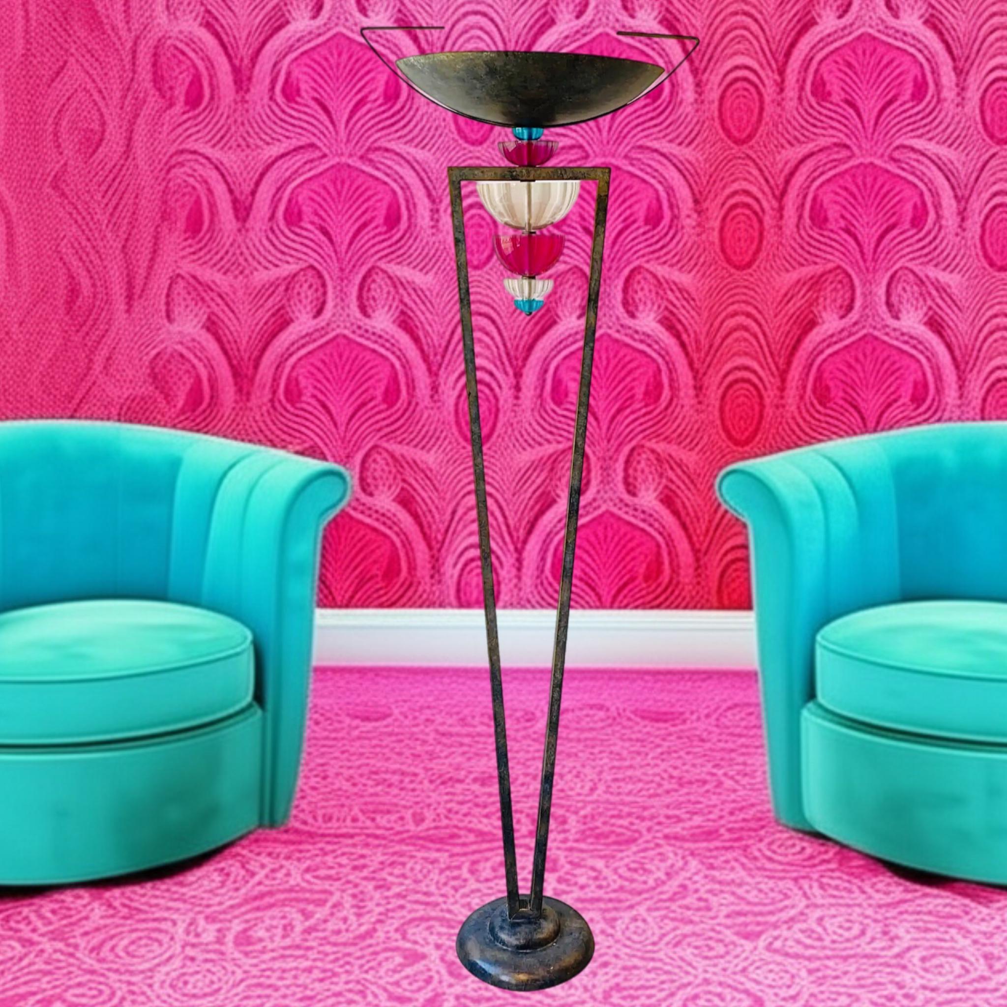 80s Vintage Hivo Van Teal Post Modern Art Deco Torchiere  Lámpara de pie Lucite

Impresionante lámpara de pie Hivo Van Teal, de diseño Art Decoj Torchiere 

Los estudios de diseño de Van Teal se encuentran en Miami, Florida. Fue la zona cero de los