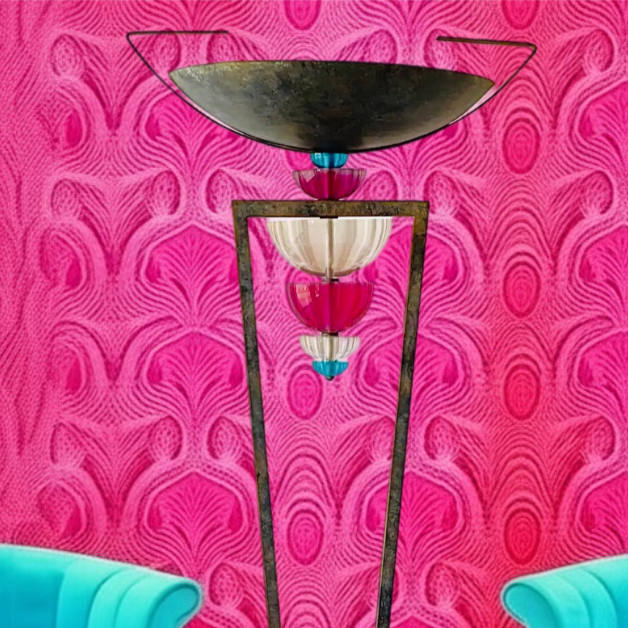 80s Vintage Hivo Van Teal Post Modern Art Deco Torchiere  Lámpara de pie Lucite Art Decó en venta
