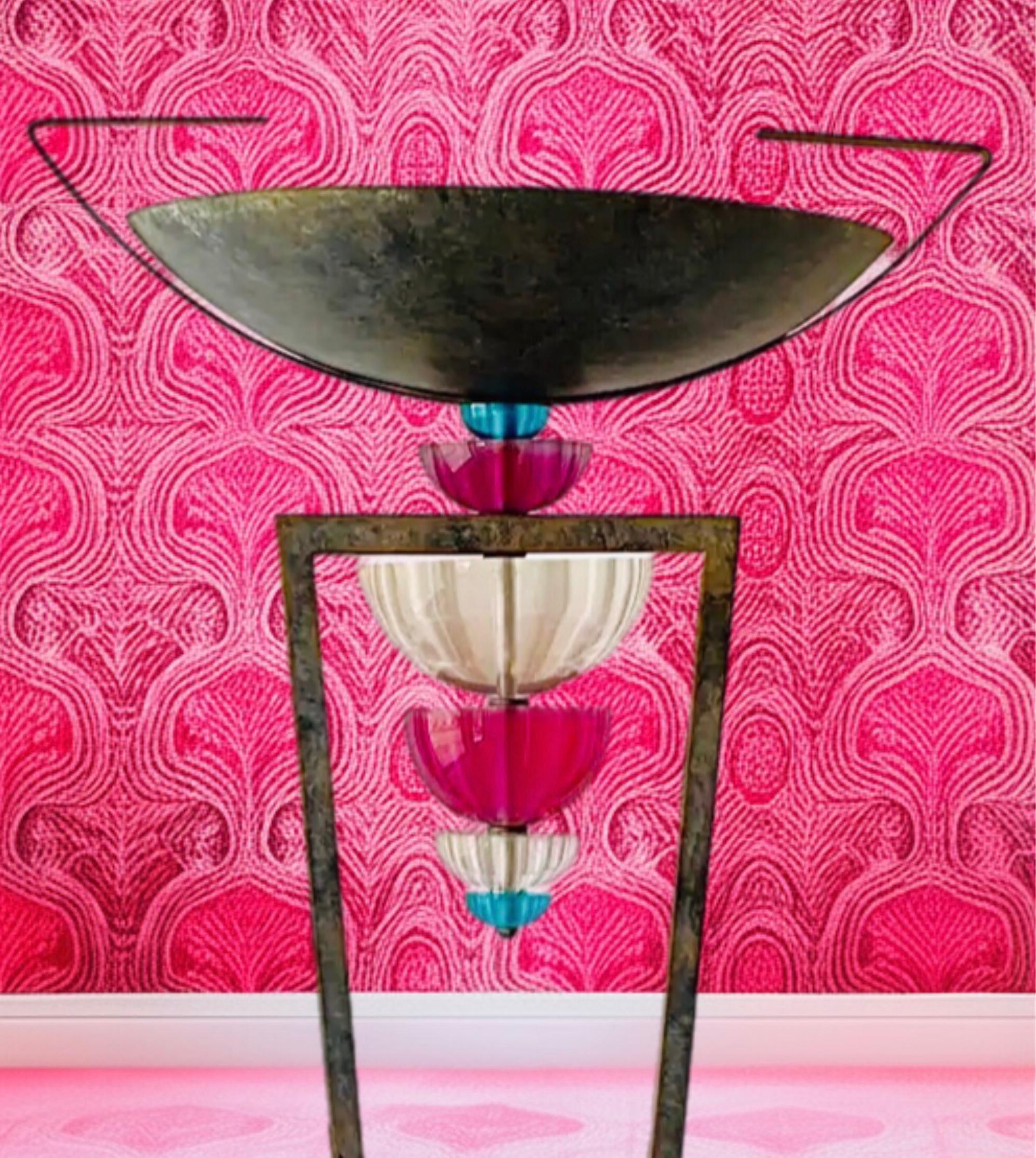 80s Vintage Hivo Van Teal Post Modern Art Deco Torchiere  Lámpara de pie Lucite en venta 1