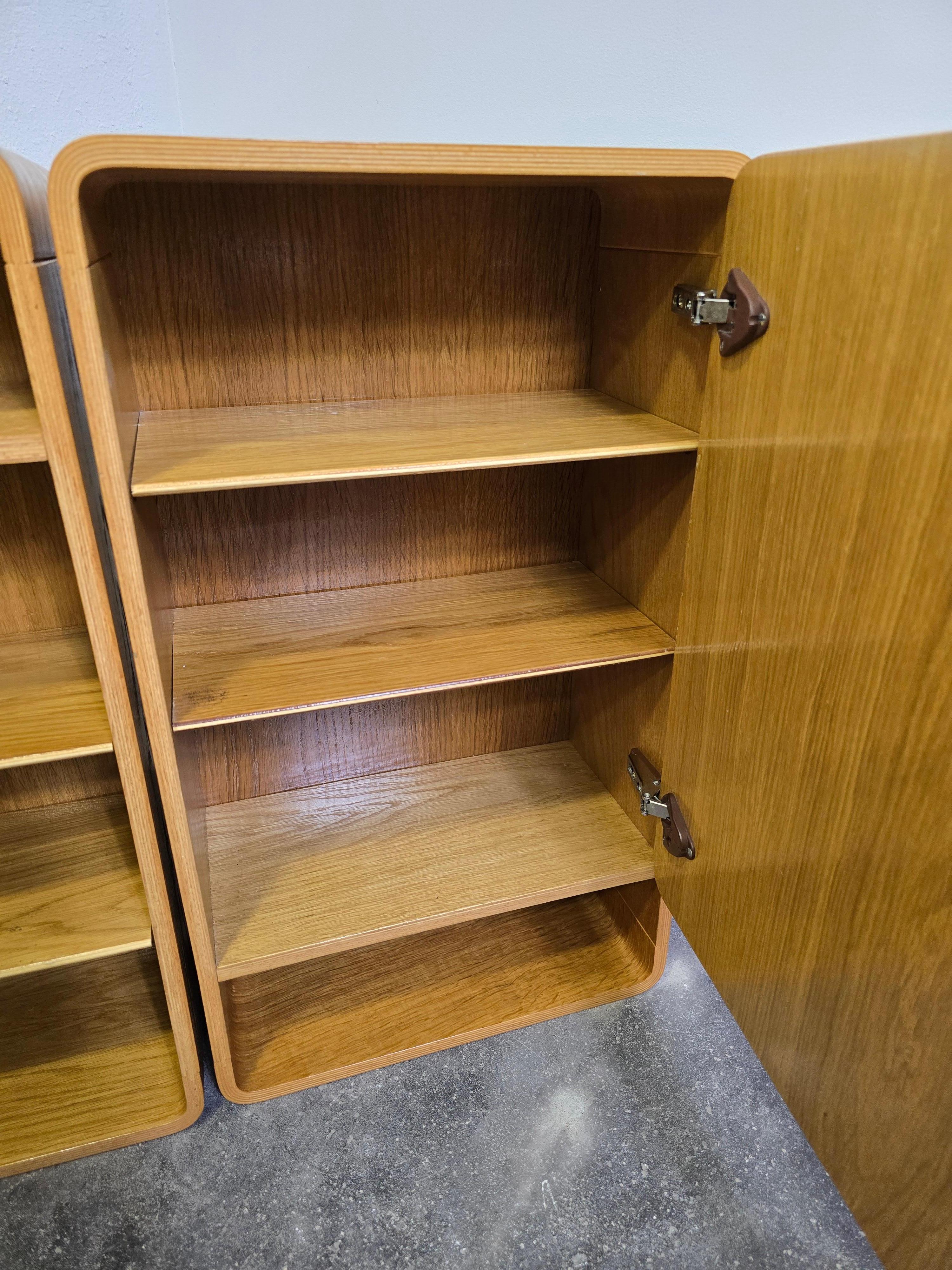 80er Jahre Wandschrank (Slowenisch) im Angebot