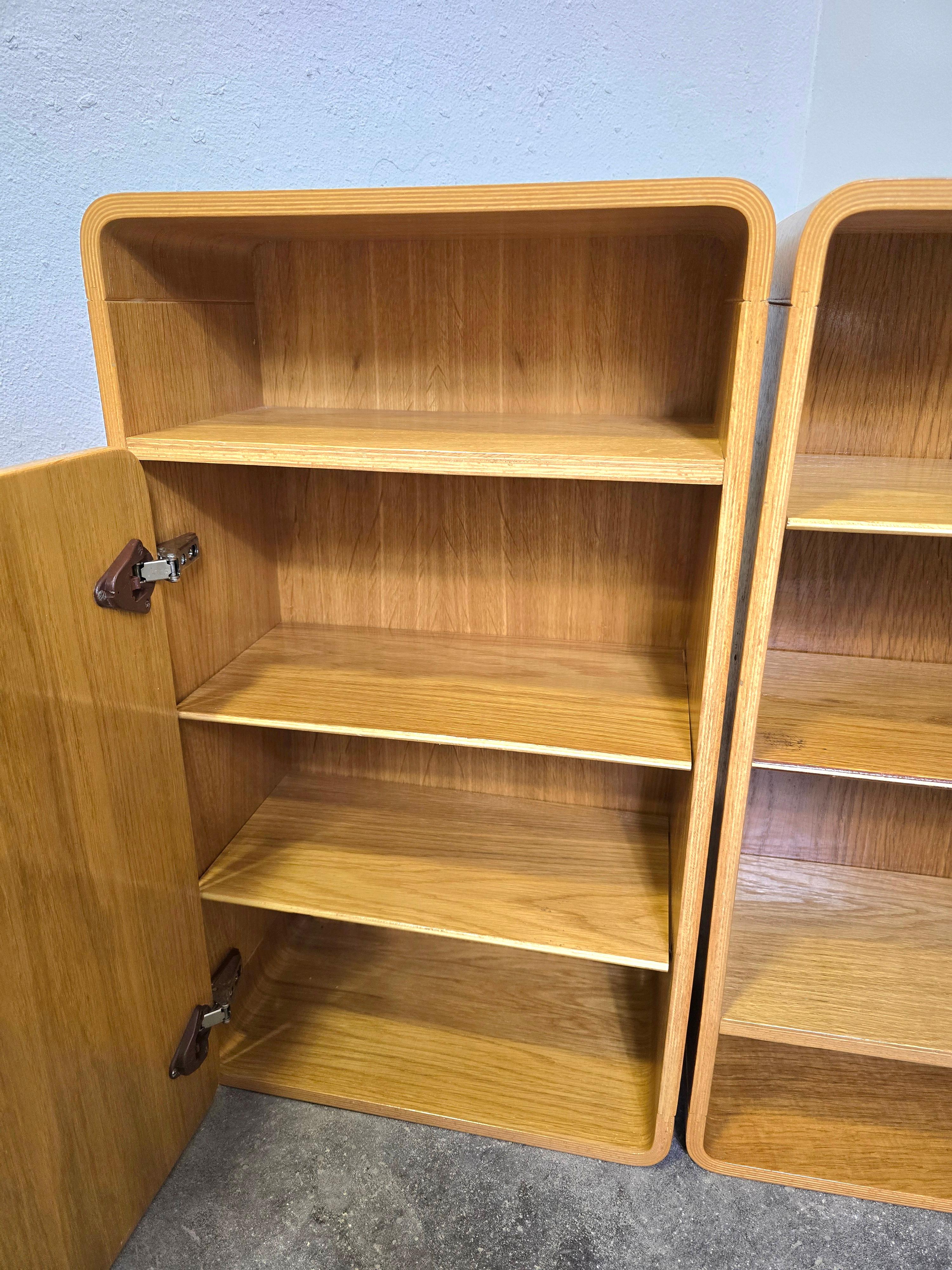 80er Jahre Wandschrank im Angebot 1