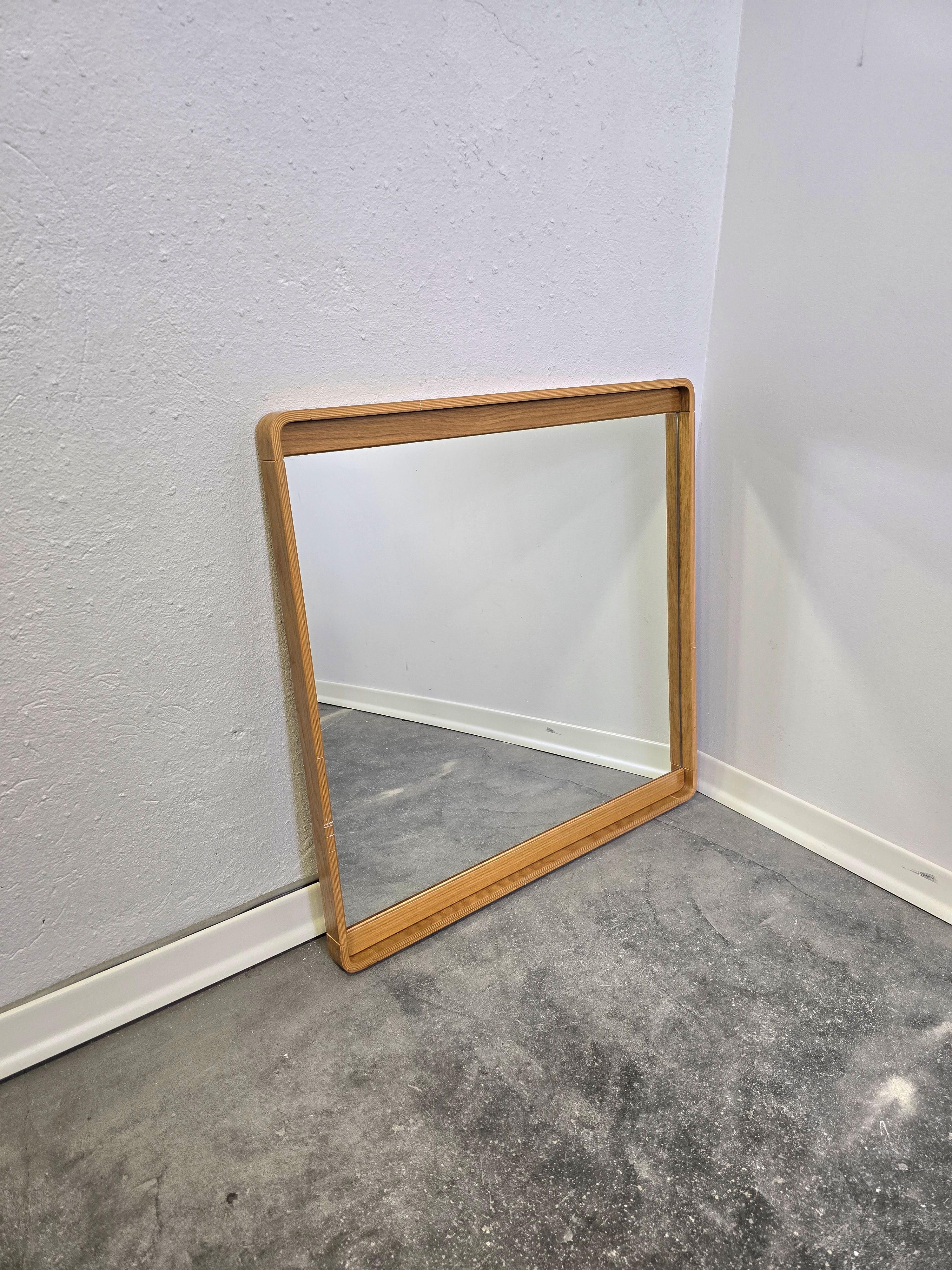 Scandinave moderne Miroir mural des années 80 en vente