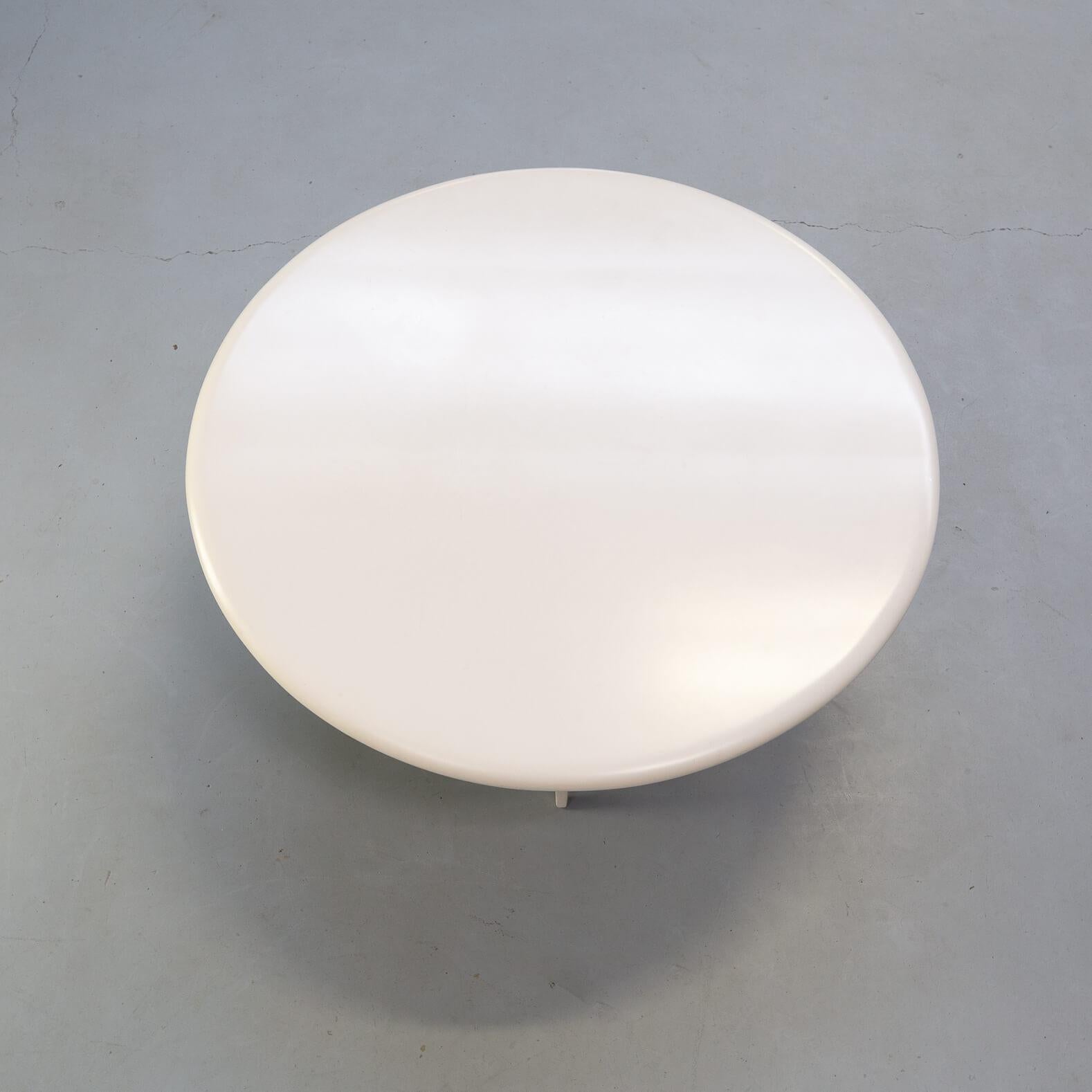 Lacquered 1980s White Round Wooden Coffee Table by Bas Van Pelt For Sale