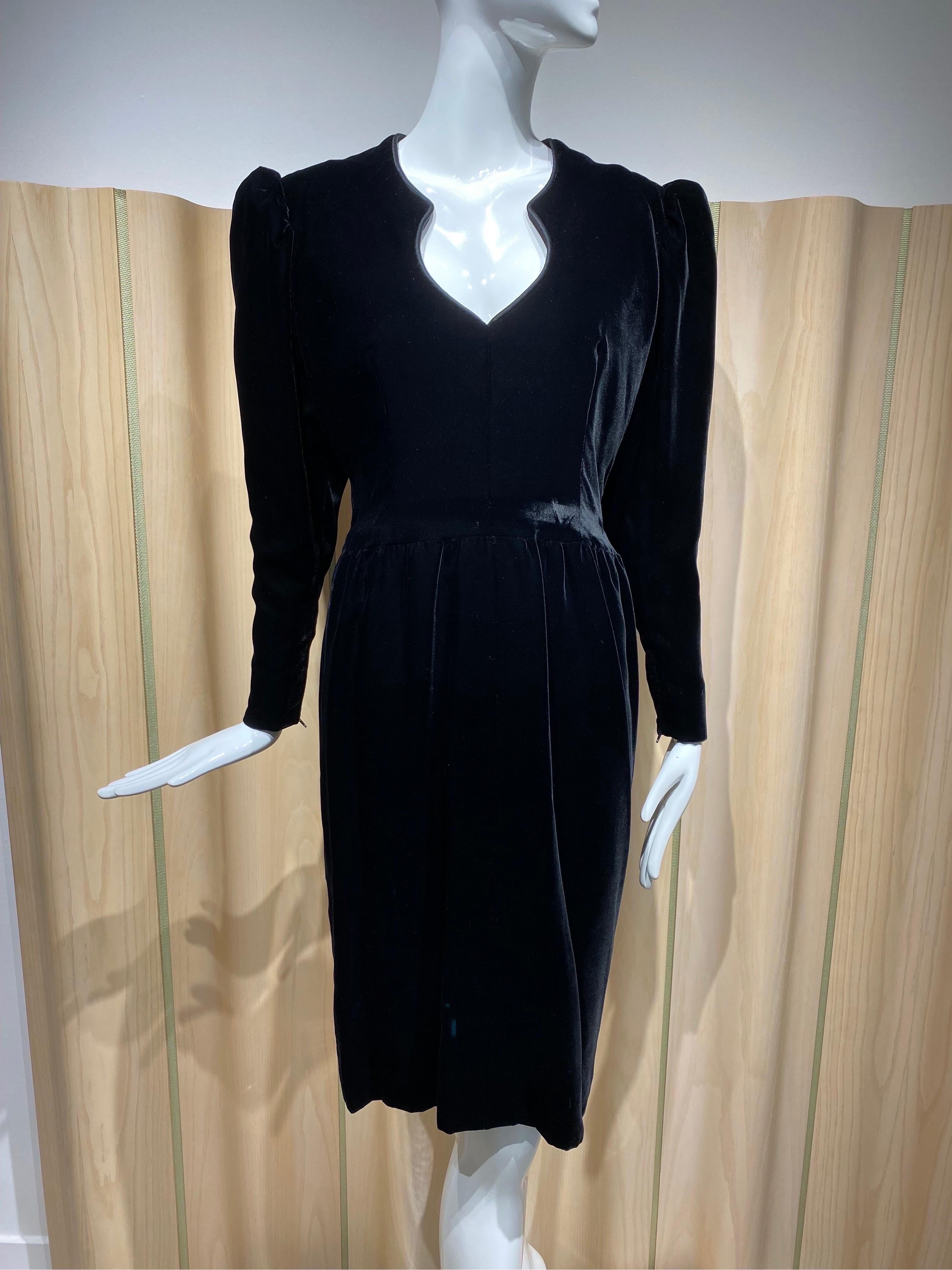 80s Yves Saint Laurent Couture Black Velvet Cocktail Dress In Excellent Condition For Sale In Beverly Hills, CA