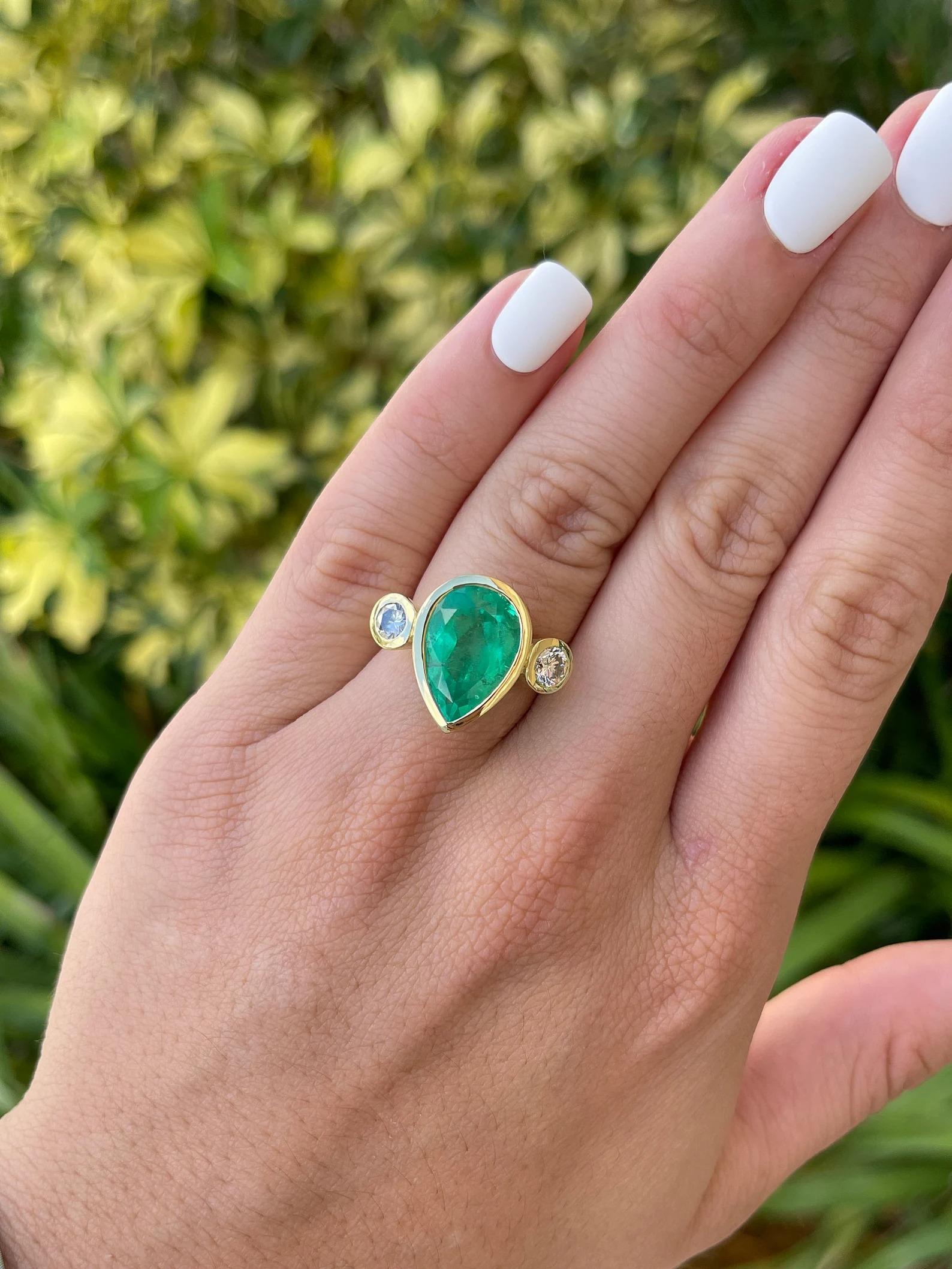large emerald stone ring