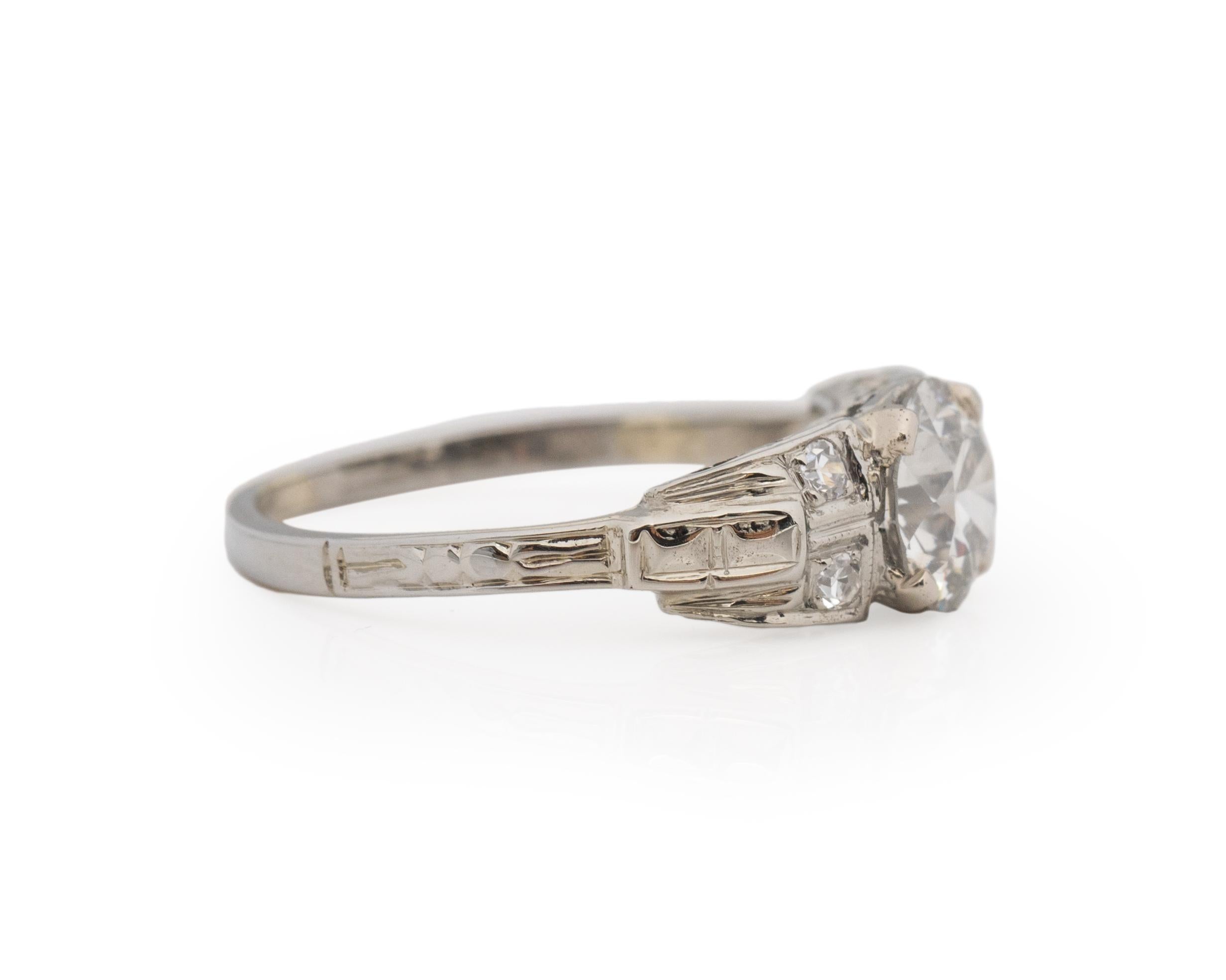 Taille de l'anneau : 4
Type de métal : or blanc 18k [poinçonné et testé]
Poids : 3,0 grammes
Détails du diamant :
Poids : .81ct
Coupe : Vieux brillant européen
Couleur : K
Clarté : SI2
Mesure du doigt au sommet de la pierre : 5mm
Condition :