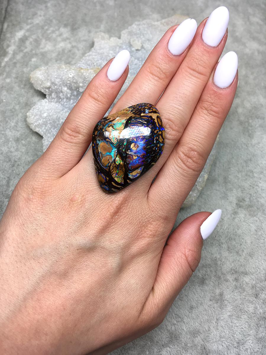 ungeschliffen opal stein
