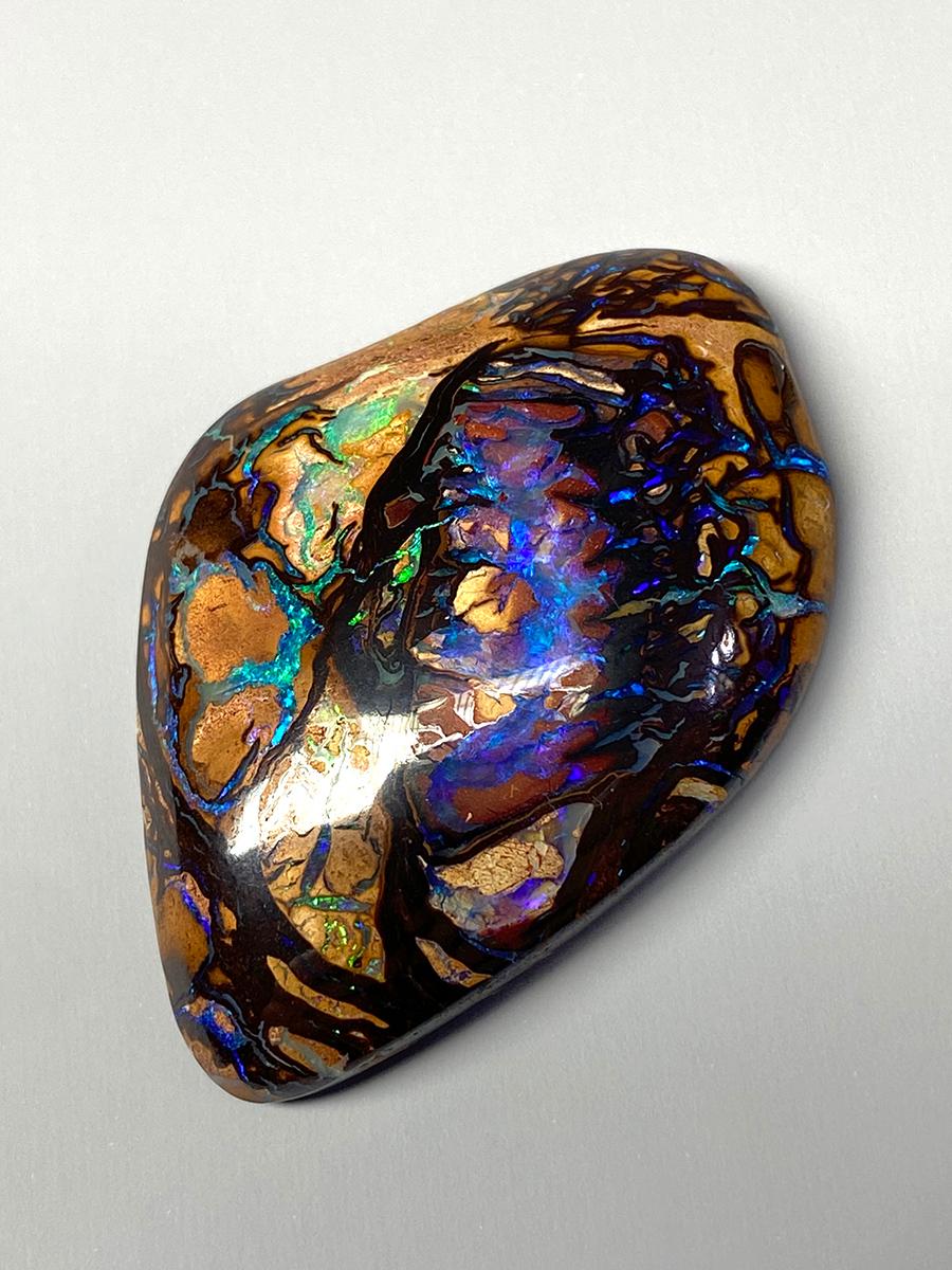 Uncut 81 ct Boulder Opal large gemstone For Sale