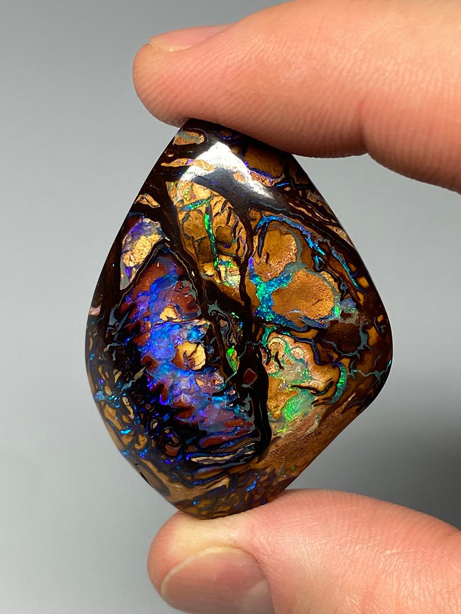 81 ct Boulder Opal large gemstone In New Condition For Sale In Berlin, DE