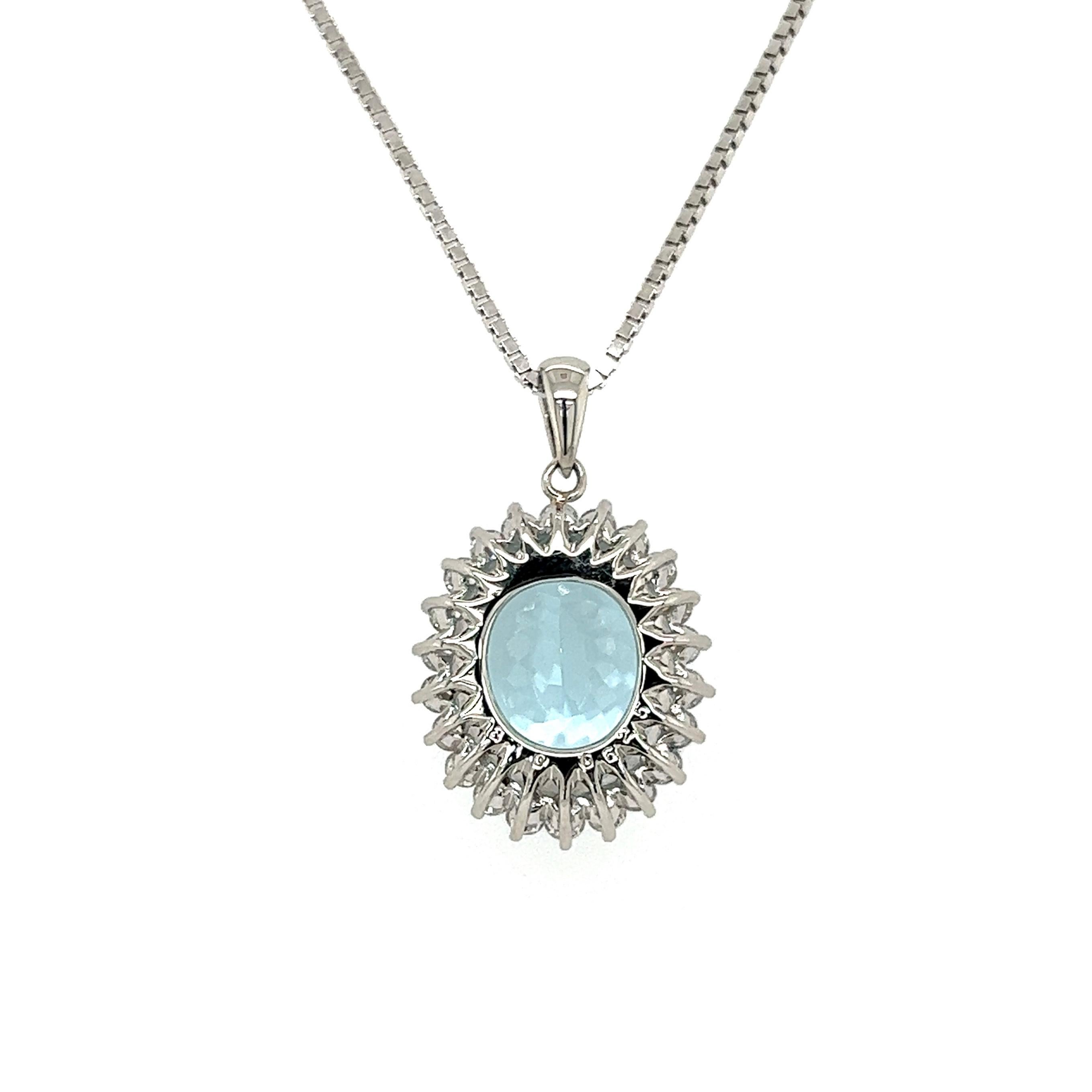 8.10 Carat Aquamarine and Diamond Platinum Pendant Necklace Estate Fine Jewelry In Excellent Condition For Sale In Montreal, QC