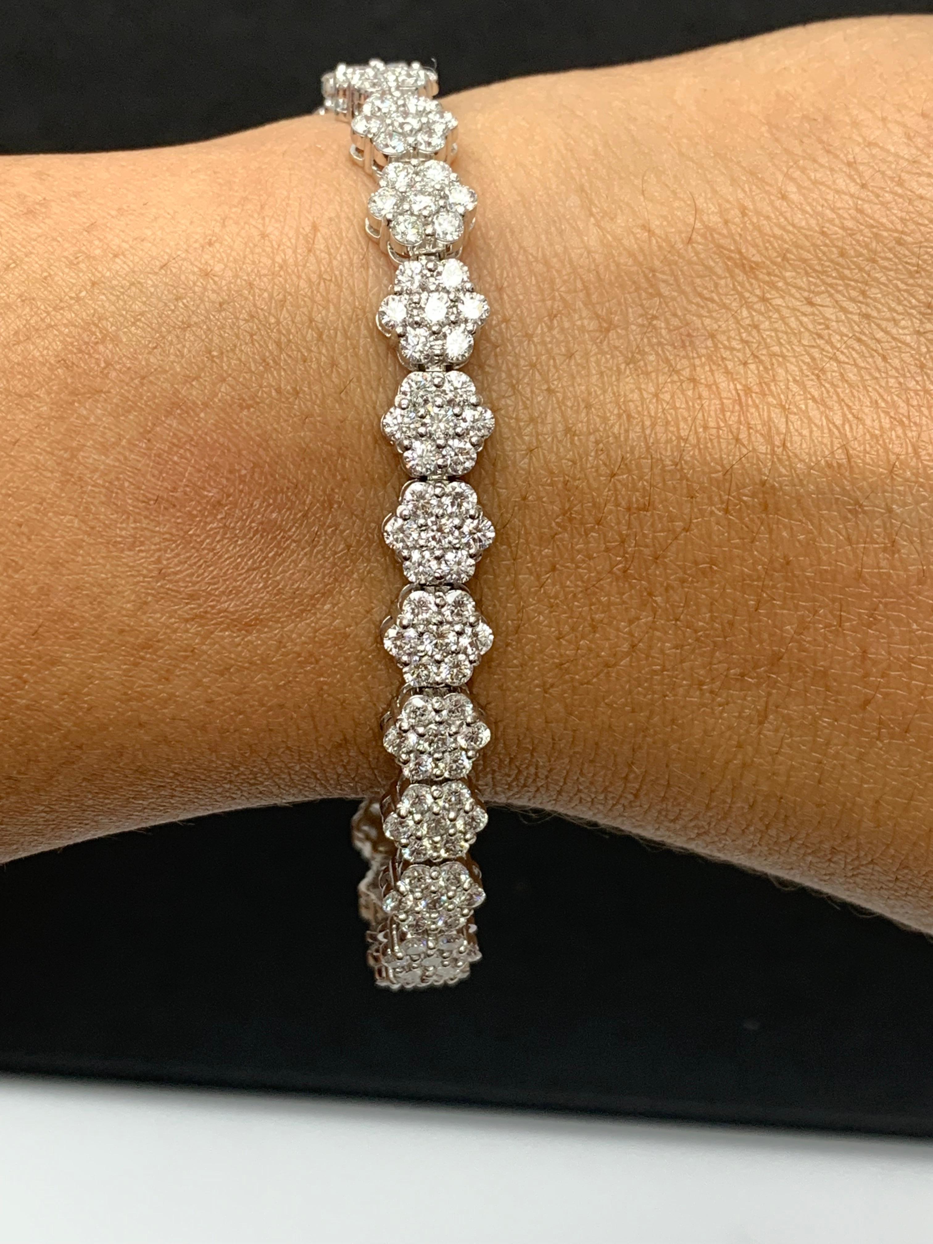 8.10 Carat Brilliant Cut Round Diamond Flower Bracelet in 14k White Gold In New Condition For Sale In NEW YORK, NY