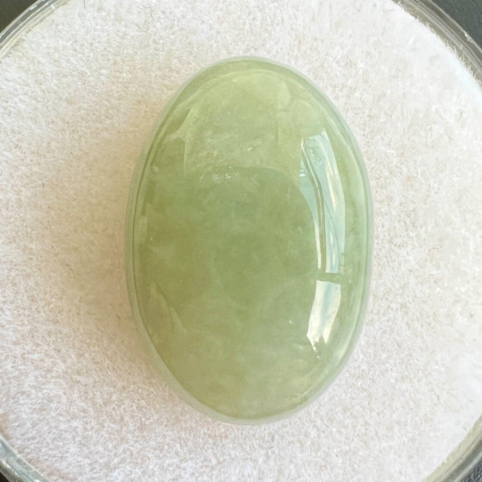 8,10 Karat GIA-zertifizierter grau-grüner Jadeit Jade 'A' Grade Oval Cabochon (Ovalschliff) im Angebot