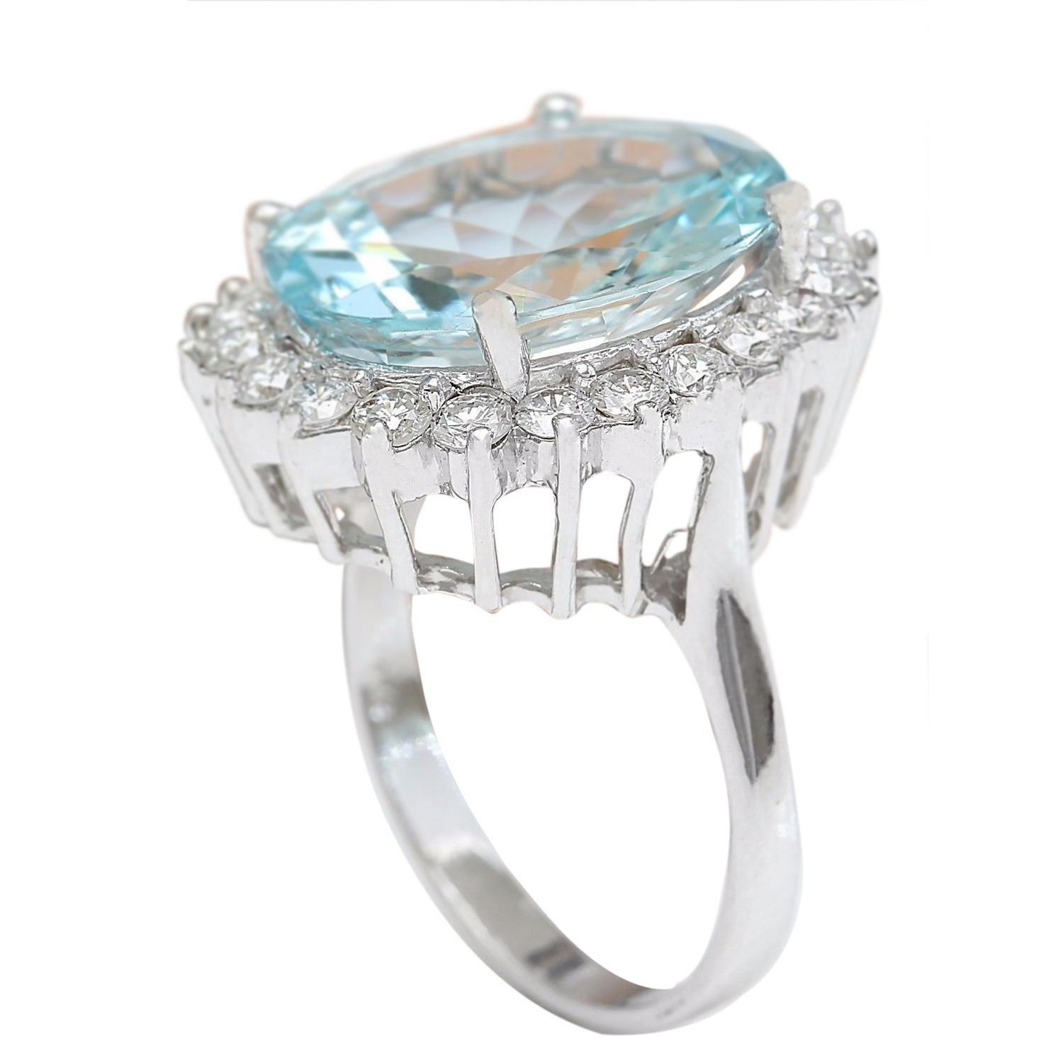Women's Natural Aquamarine 14 Karat Solid White Gold Diamond Ring For Sale