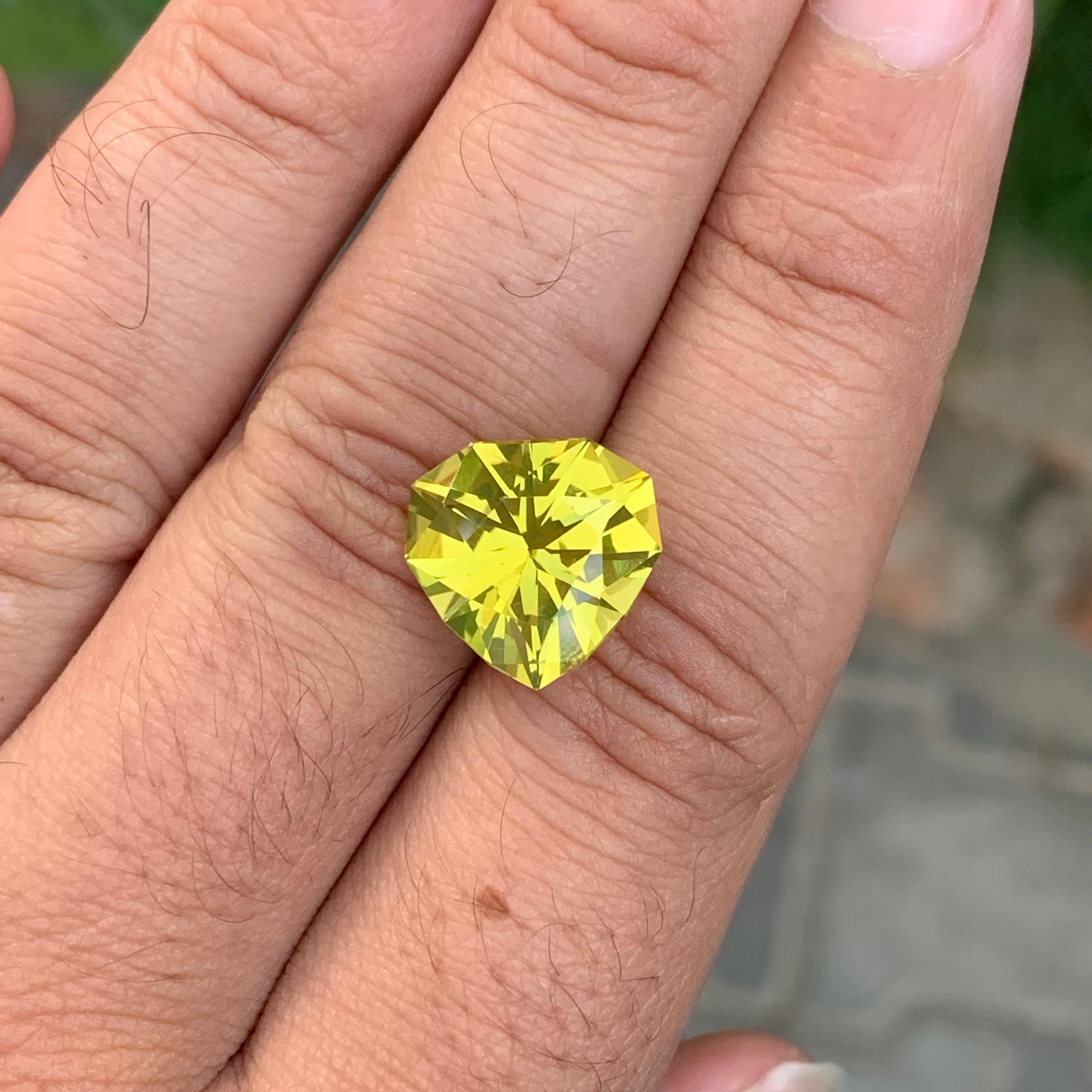 8.10 Carat Natural Loose Lemon Quartz Heart Shape Gem en vente 8