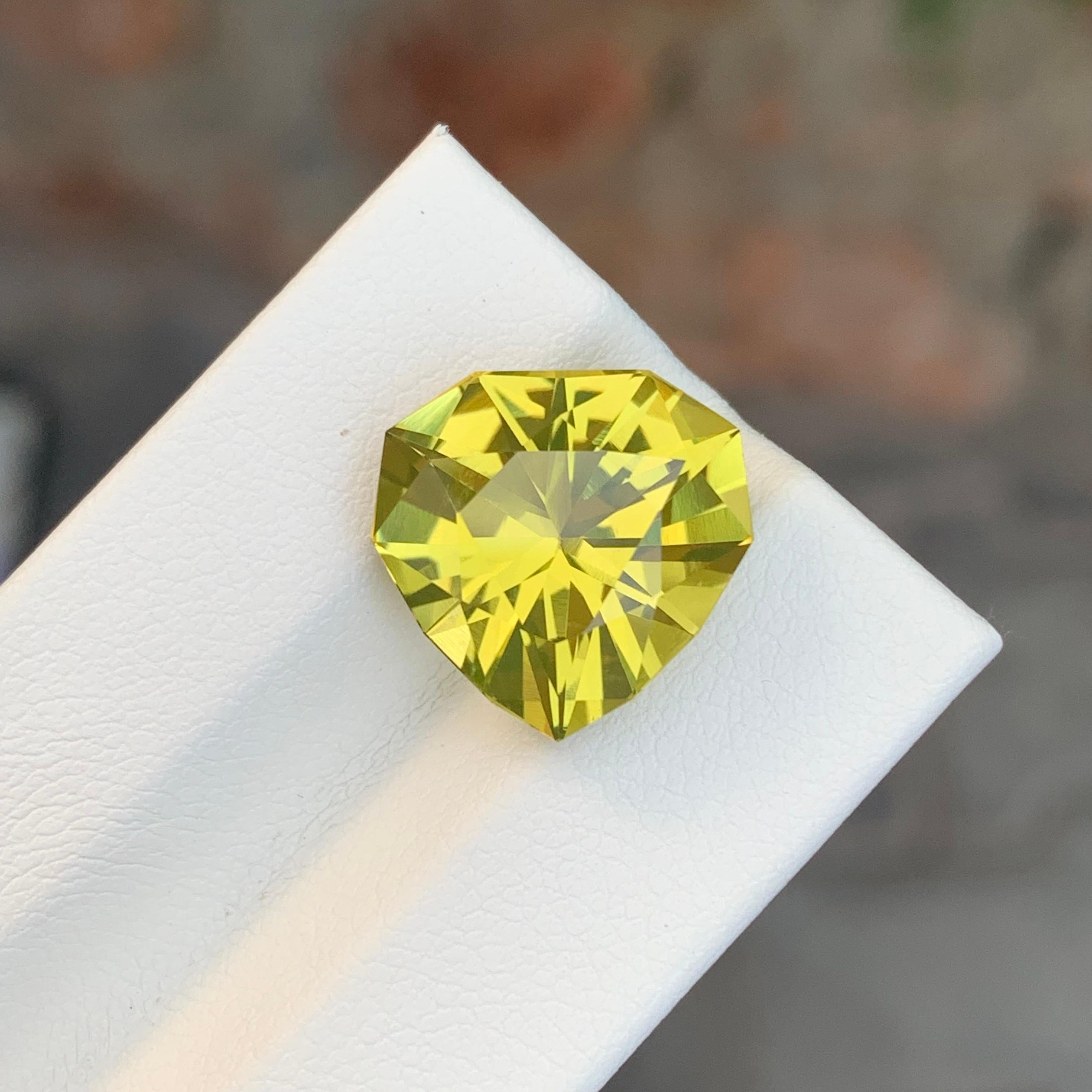 8.10 Carat Natural Loose Lemon Quartz Heart Shape Gem Unisexe en vente