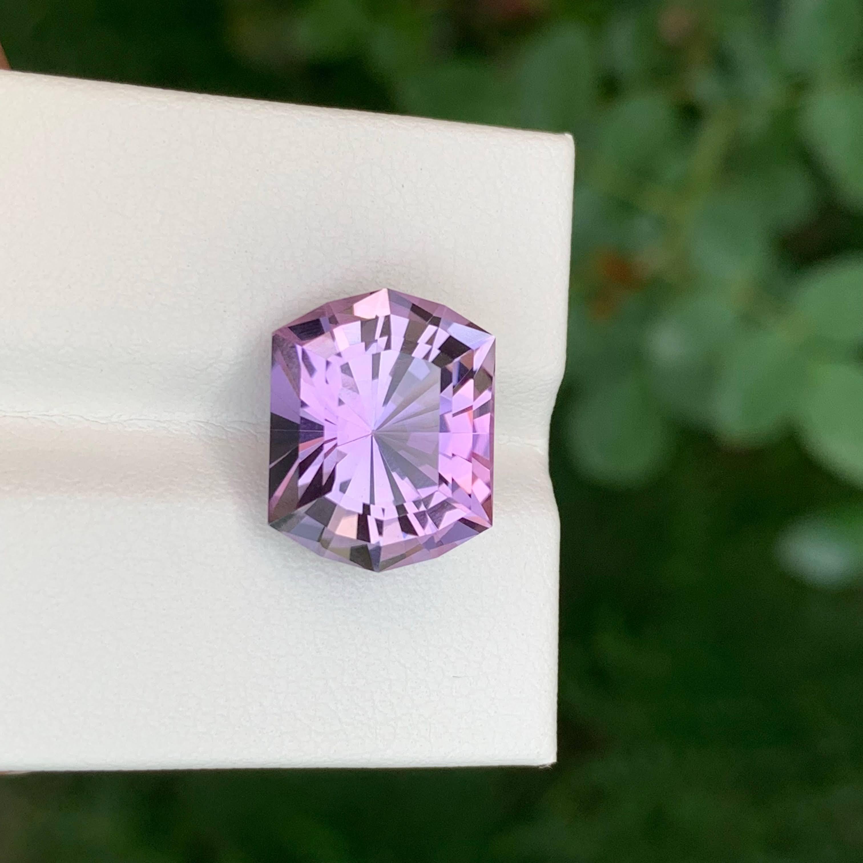 8,10 Karat Natürlicher Lila Amethyst im Präzisionsschliff Brasilianischer Edelstein (Moderne) im Angebot