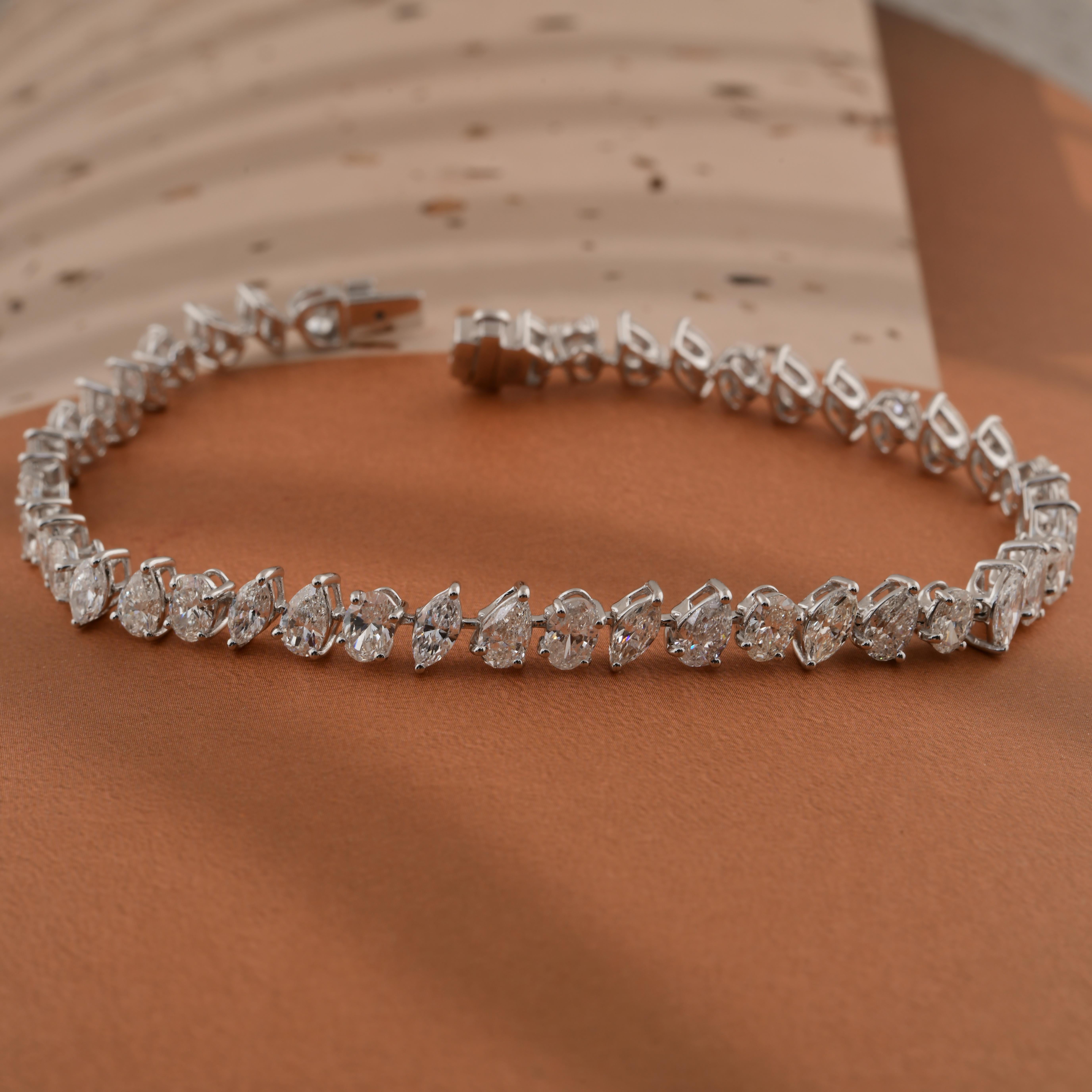 Moderno Collana di diamanti multiforme da 8,10 carati SI Clarity HI Color Oro bianco 18 carati in vendita