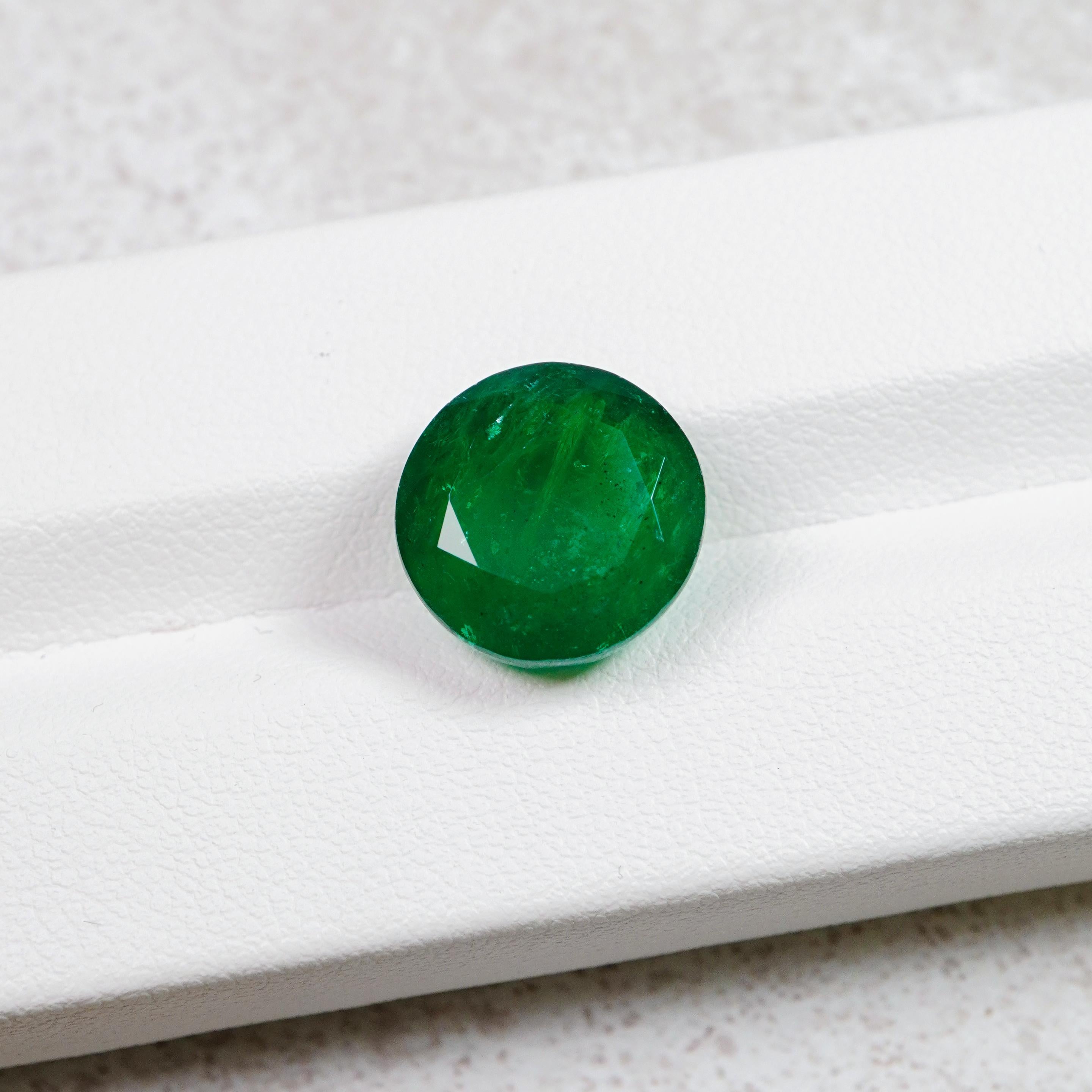 Esmeralda verde viva de 8,10 quilates brillante redonda certificada Majestic Jewlery Stone Corte redondo en venta