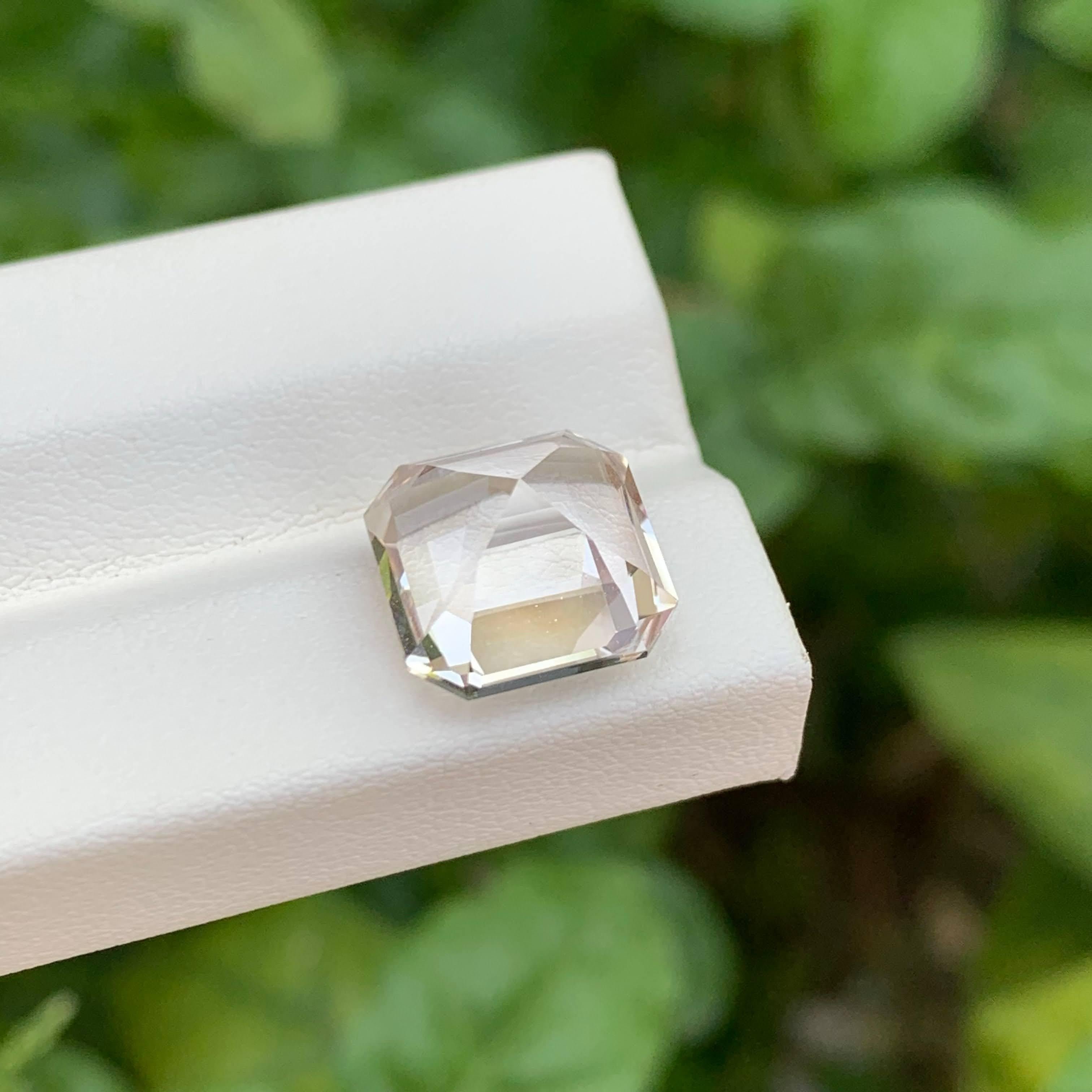 Modern 8.10 carats Quality Topaz Stone Asscher Cut Natural Pakistani Gemstone For Sale