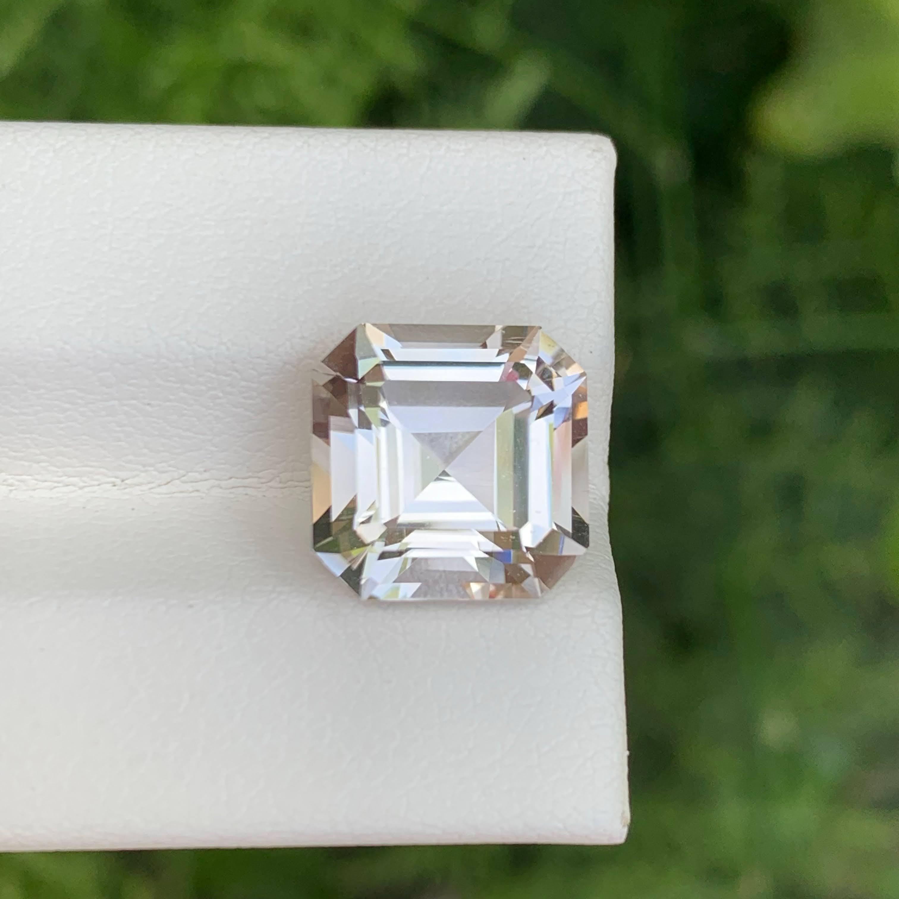 8.10 carats Quality Topaz Stone Asscher Cut Natural Pakistani Gemstone In New Condition For Sale In Bangkok, TH