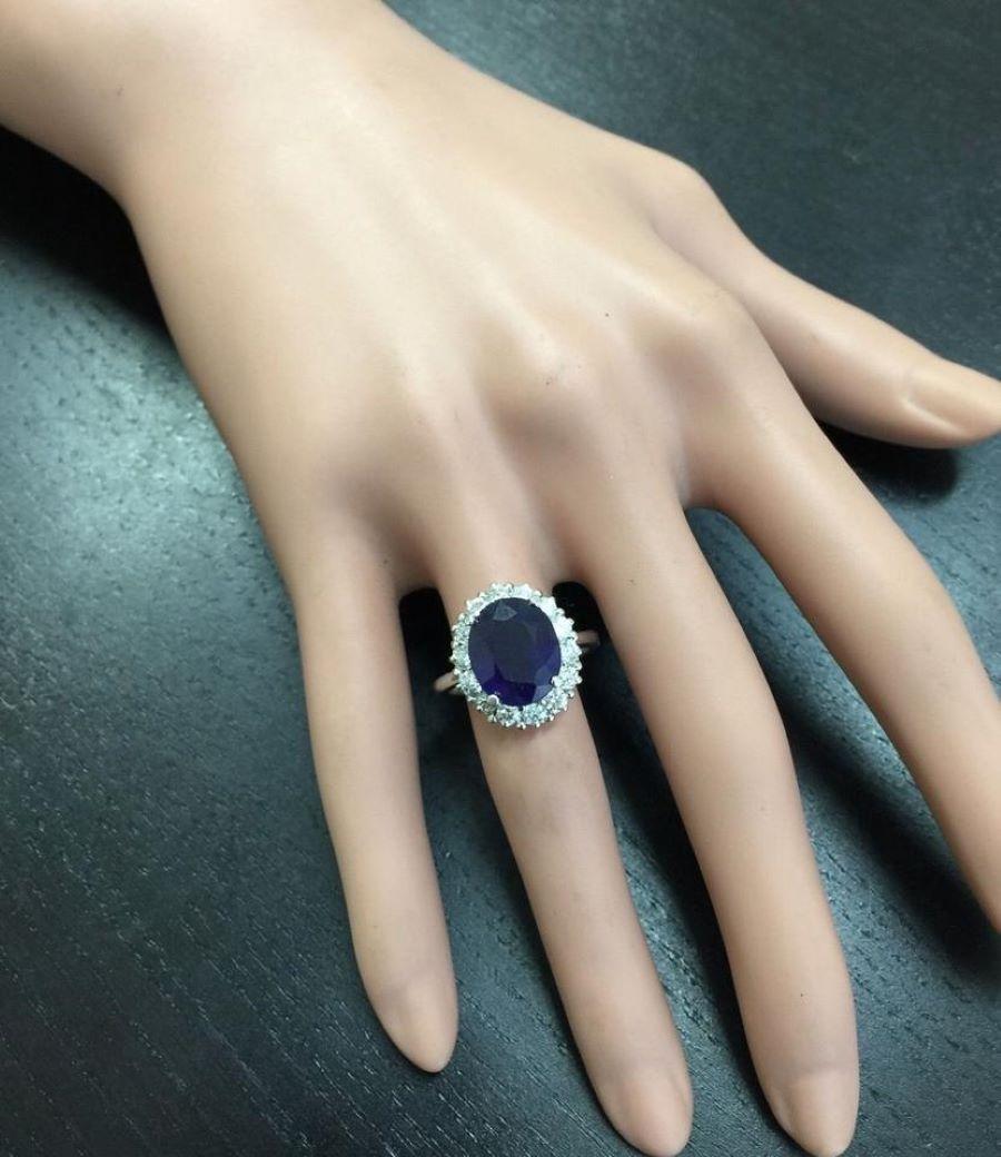 8.10 Ct Exquisite Natural Blue Sapphire and Diamond 14K Solid White Gold Ring In New Condition For Sale In Los Angeles, CA