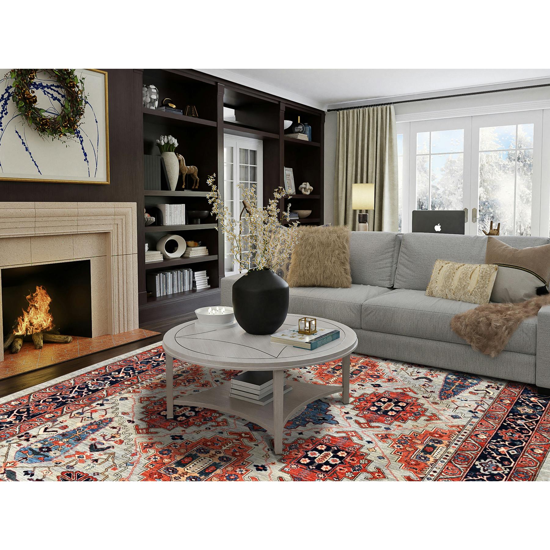 Gris brumeux, Design/One avec des arbres de cyprès, teintures végétales, poils doux, laine de haute montagne, noué à la main, densément tissé, tapis oriental
Matières premières : Laine
Latex : Pas de poils 
hauteur : 0,25 pouces
Style :