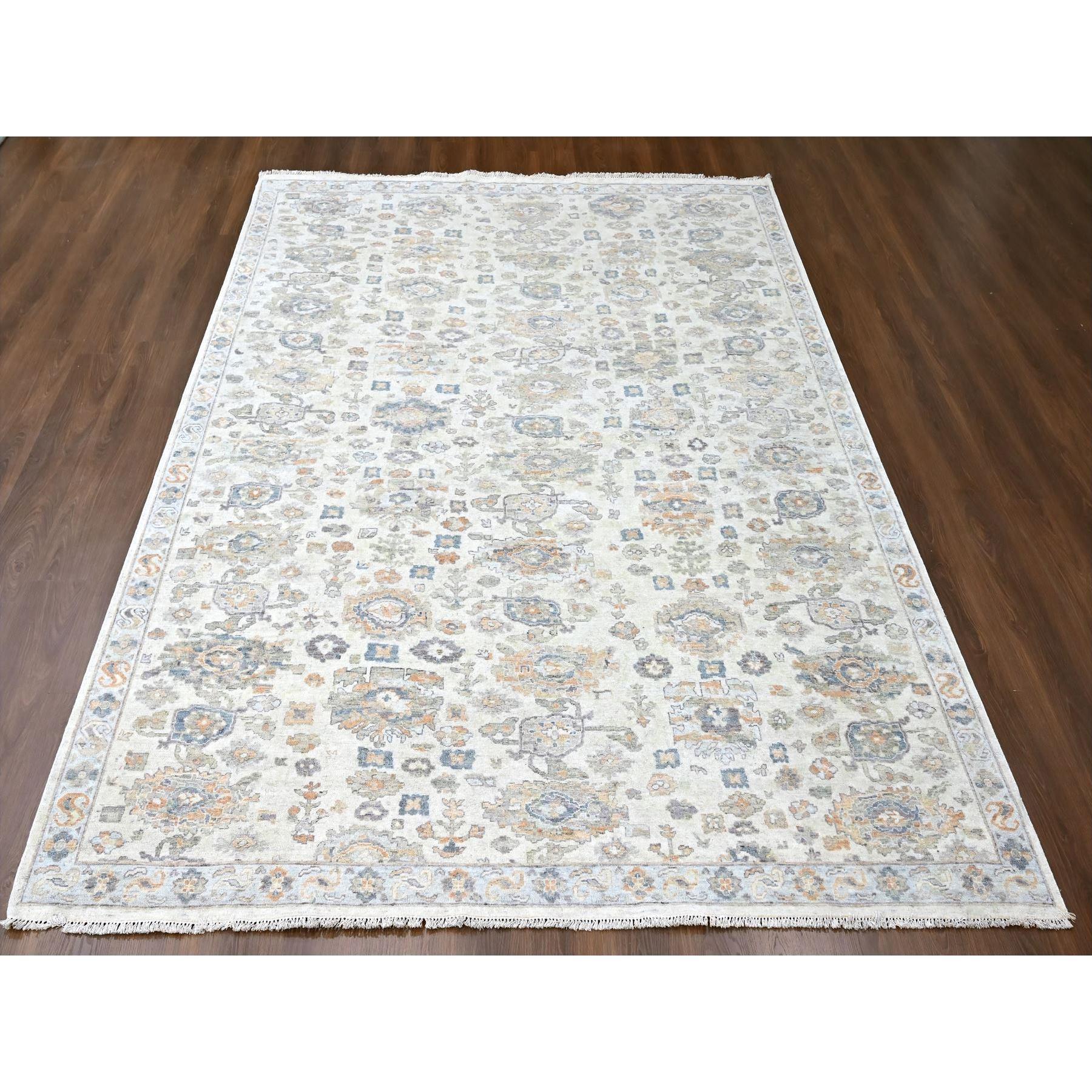 Chiffon Weiß, Antik Persisch mit Ziegler Mahal Design, Distressed, Flor Null, Niedrig rasiert, Oxidiert, Reine Wolle, Handgeknüpft, Orientteppich
Primäre MATERIALIEN: Wolle
Latex: Kein Flor 
Höhe: 0,25 Zoll
Stil: Traditionell
Grundfarbe: