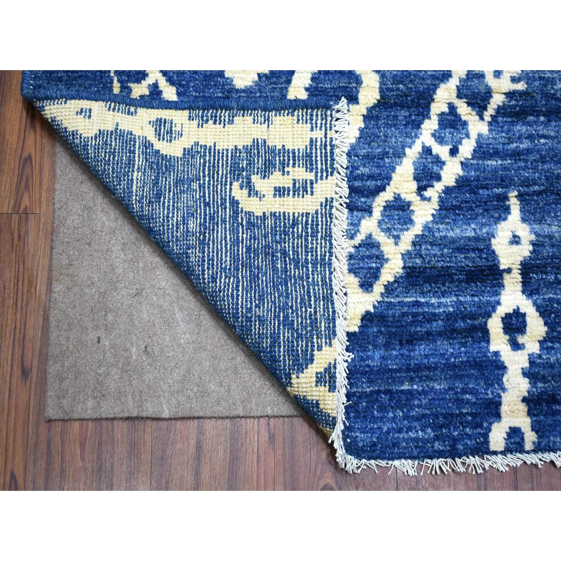 Hand-Knotted 8'10