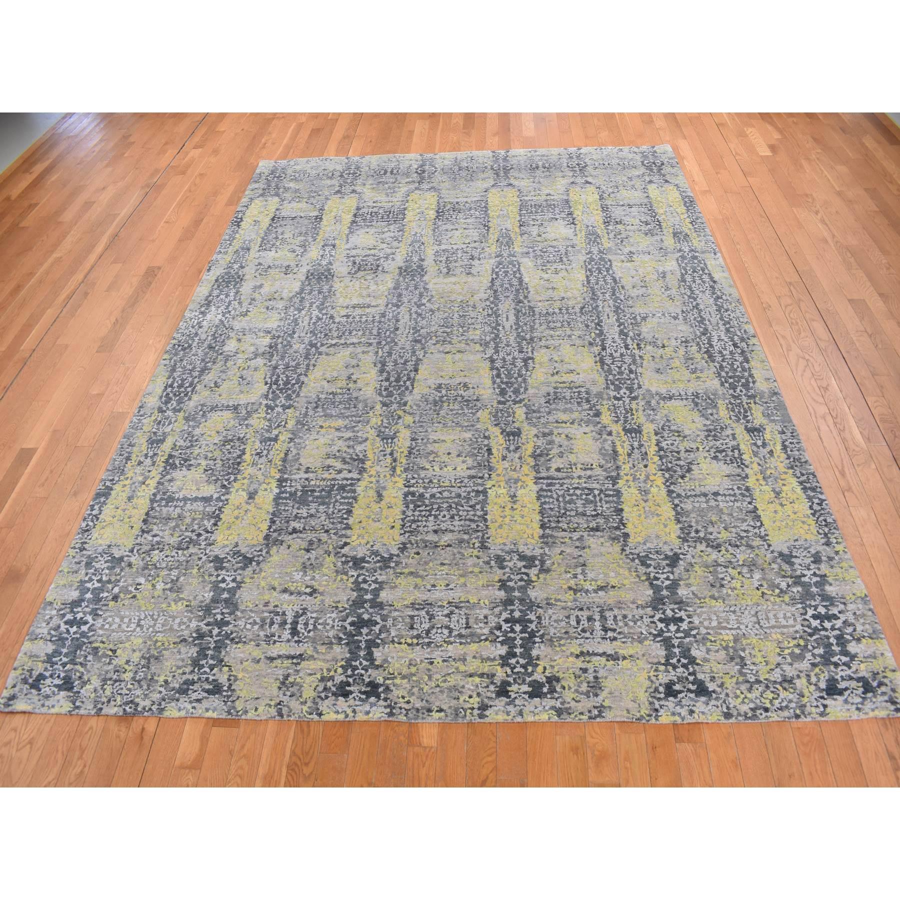 Jaune beurre, laine et soie, Design/One, noué à la main, Tapis d'Orient
Matériaux primaires : Laine et soie
Latex : Pas de poils 
hauteur : 0,25 pouces
Style : Transitionnel
Couleur primaire : jaune
Couleurs secondaires : Beige, Vert de Chine, Noir,