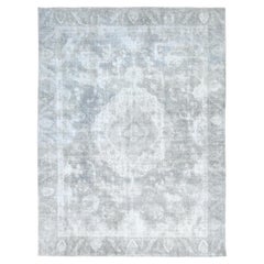 Alfombra vintage de Tabriz, estilo Farsian, de 8'10" x 12', de color gris azulado, de lana desgastada y anudada a mano