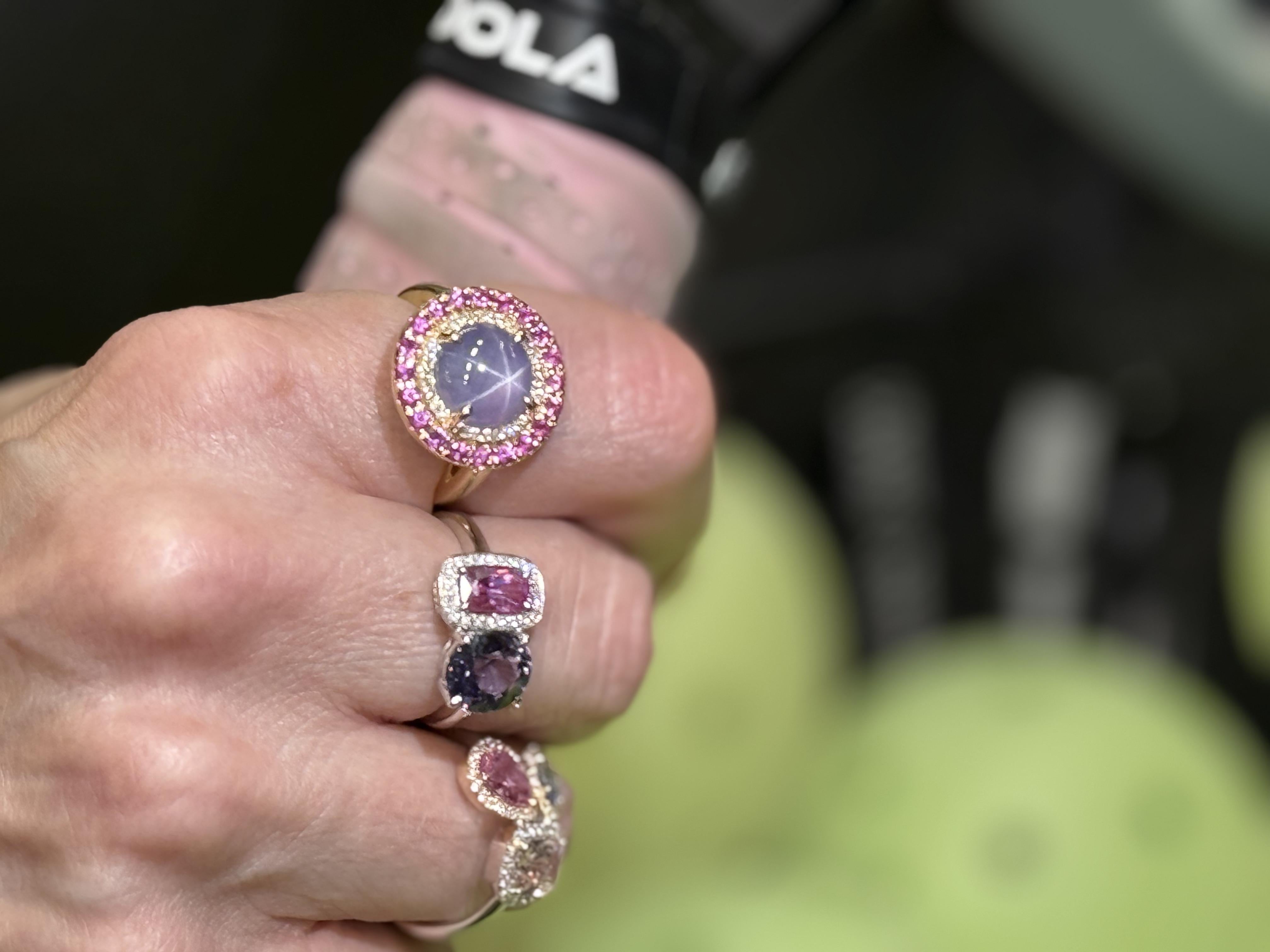 En venta: Anillo de Zafiro Estrella Violeta de 8,12 ct con Halo de Zafiro y Diamante en Oro de 18K  13