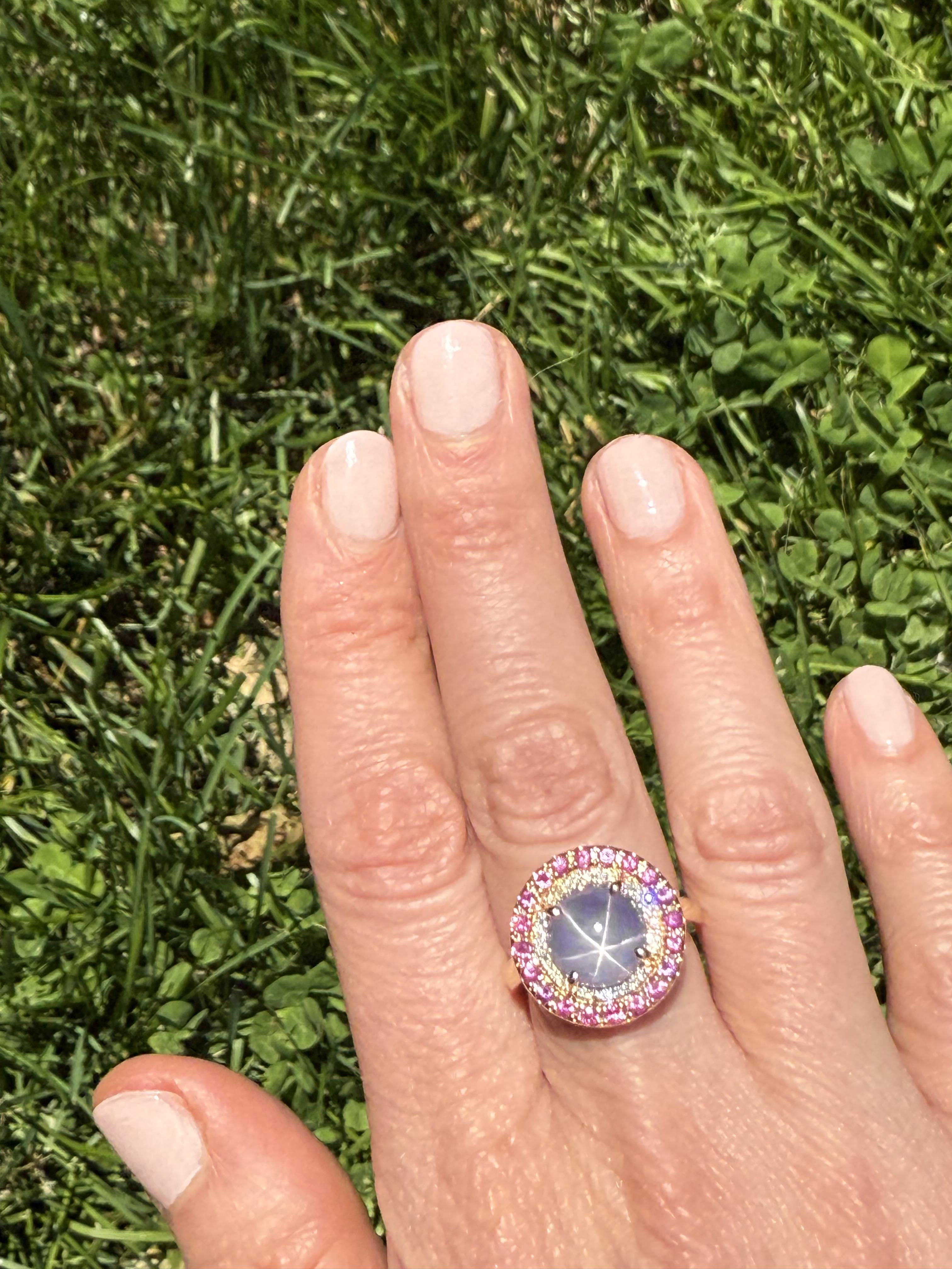 En venta: Anillo de Zafiro Estrella Violeta de 8,12 ct con Halo de Zafiro y Diamante en Oro de 18K  7