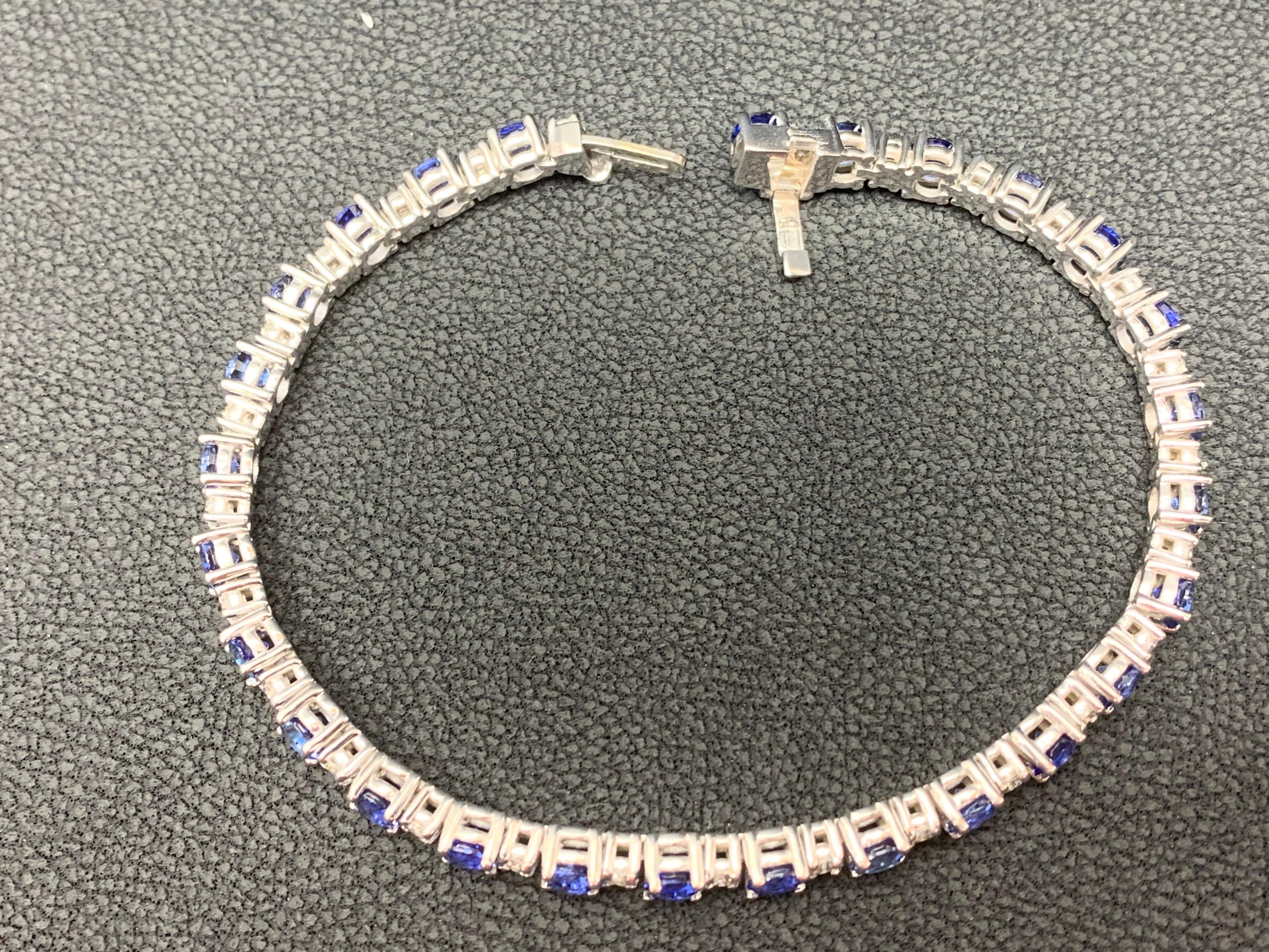 8.13 Carat Blue Sapphire and Diamond Tennis Bracelet in 14K White Gold In New Condition For Sale In NEW YORK, NY
