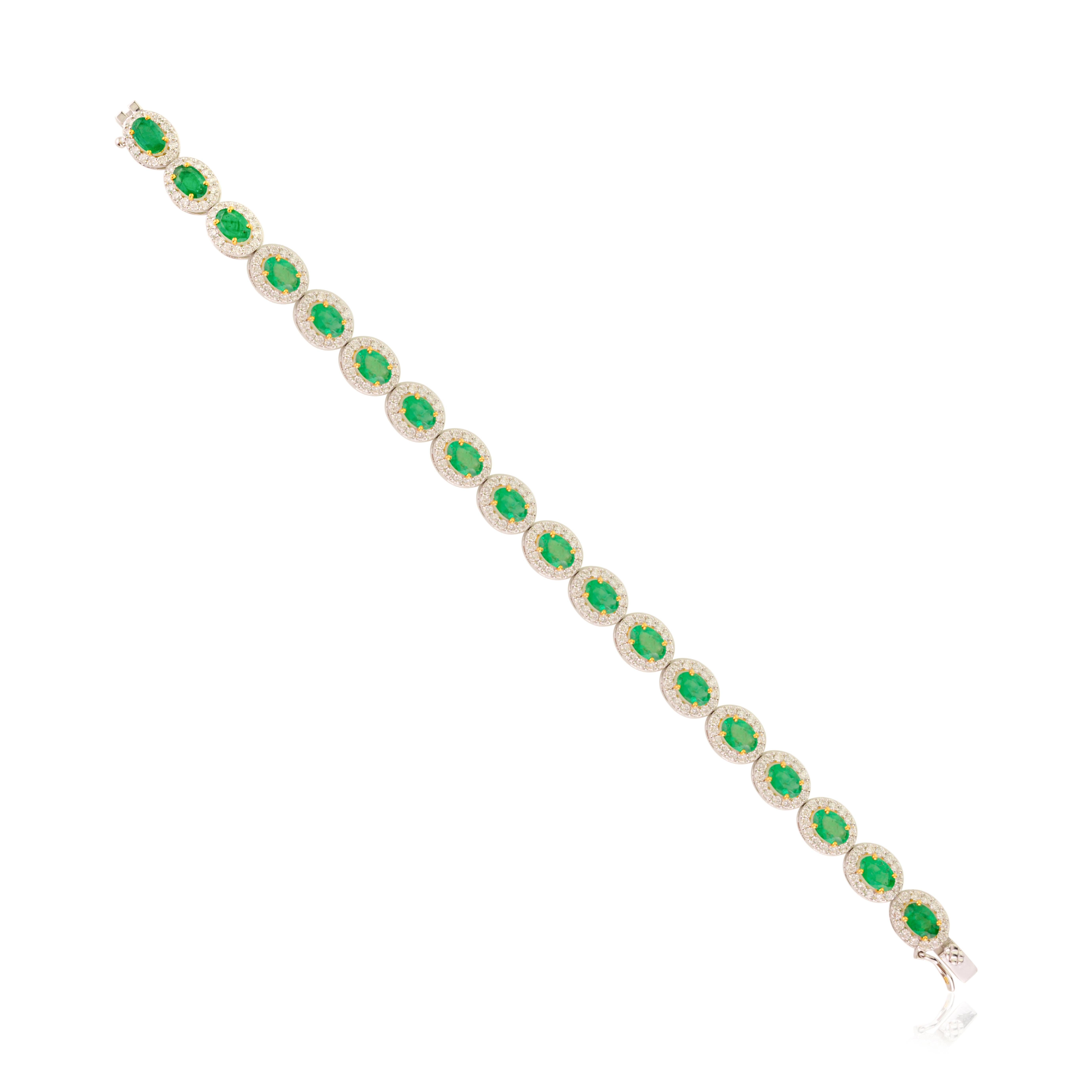 8.13CT Certified Emerald Diamond Tennis Bracelet in 18k White Gold For Wedding For Sale 1