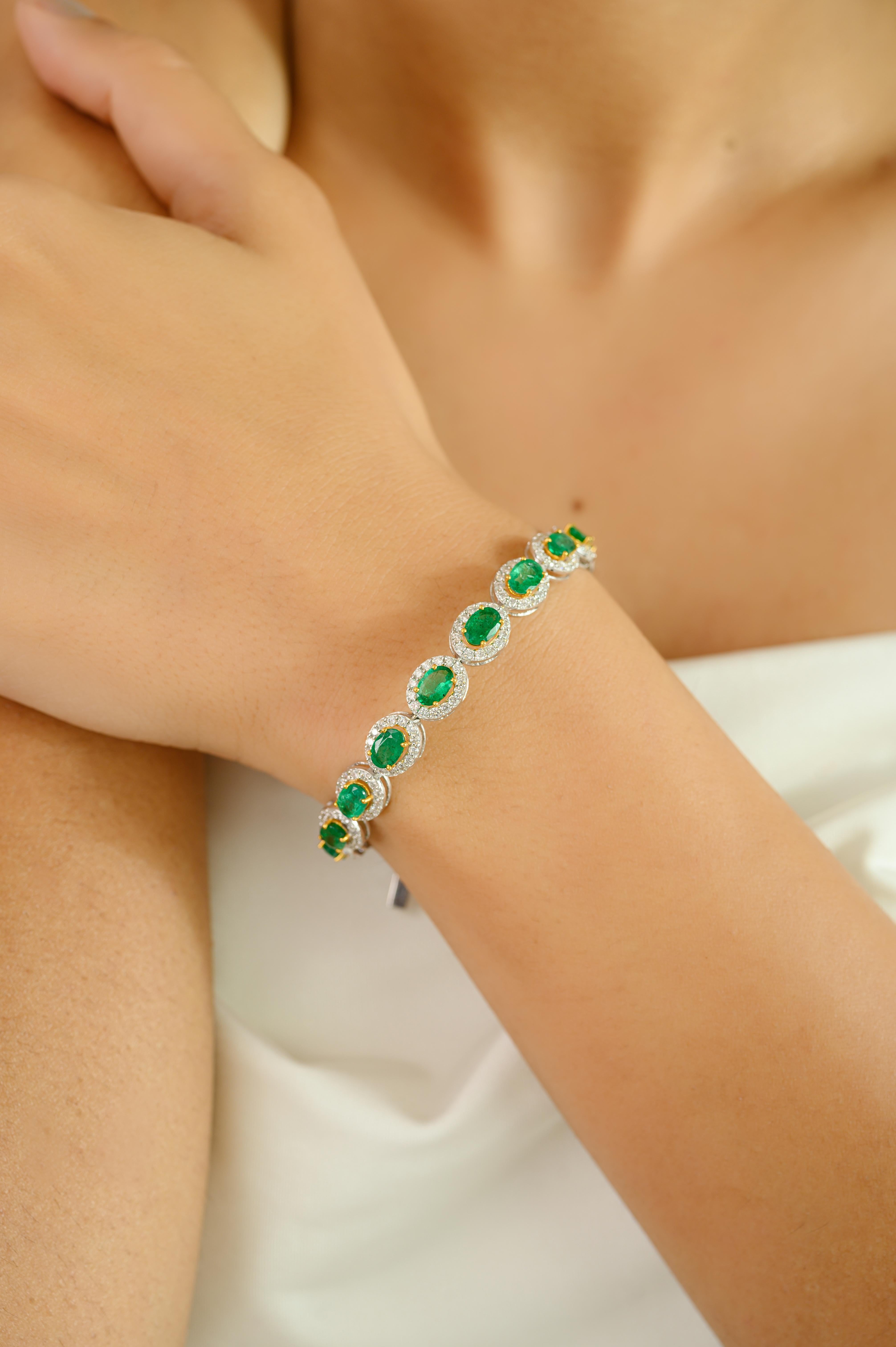 8.13CT Certified Emerald Diamond Tennis Bracelet in 18k White Gold For Wedding For Sale 2