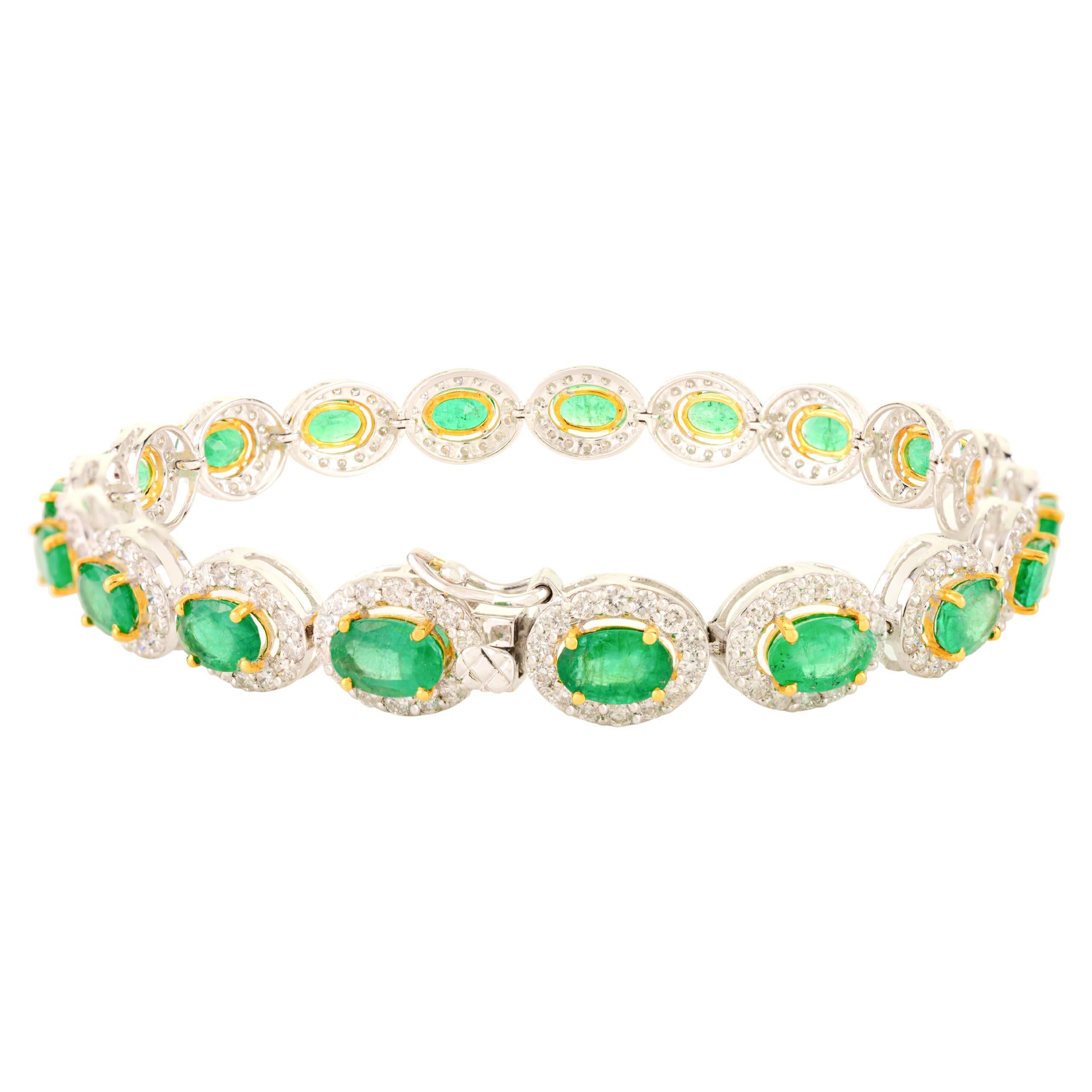 8.13CT Certified Emerald Diamond Tennis Bracelet in 18k White Gold For Wedding For Sale