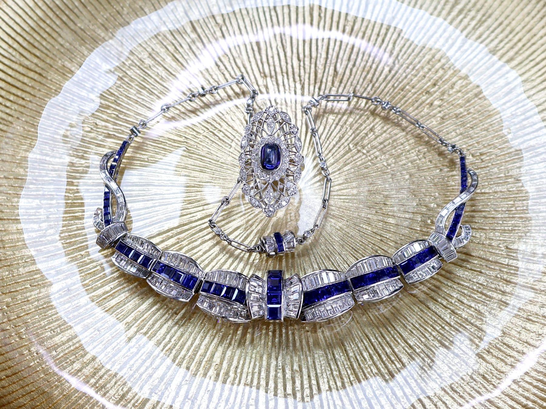 8.14 Carat Basaltic Sapphire 11.79 Carat Diamond Platinum Necklace Circa 1945 For Sale 1