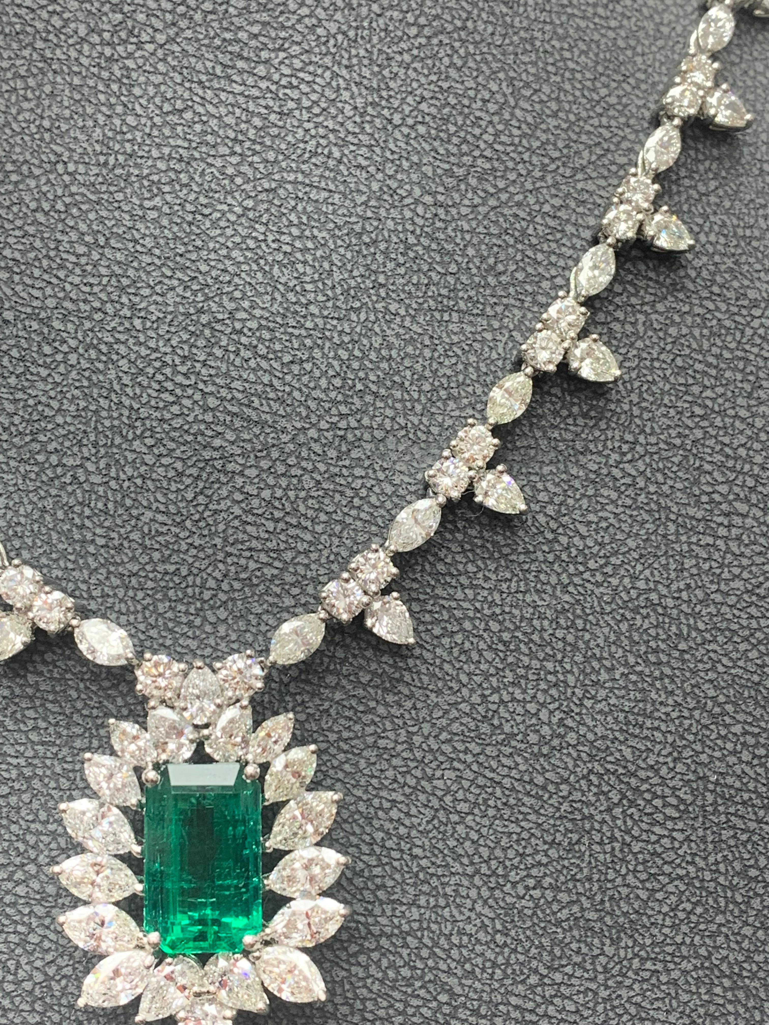 CERTIFIED 8.14 Carat Emerald and Diamond Necklace in Platinum In New Condition For Sale In NEW YORK, NY