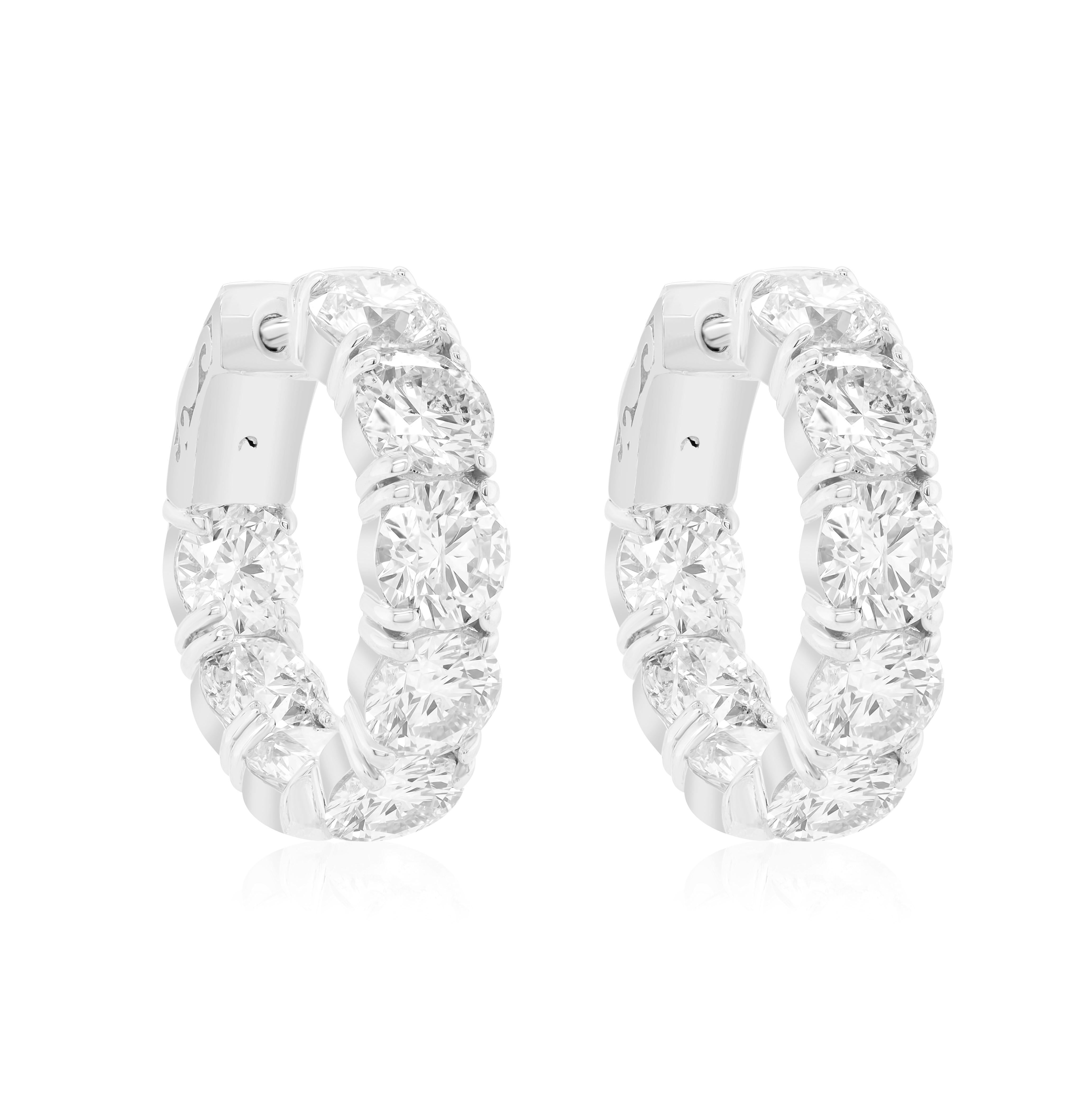 18K White Gold Diamond Earrings featuring 8.15 Carat T.W. of Natural  and White Diamonds
0.50 Carats Each Diamond 

Underline your look with this sharp 18K White and DIAMOND Earrings. High quality Diamonds. This Earrings will underline your