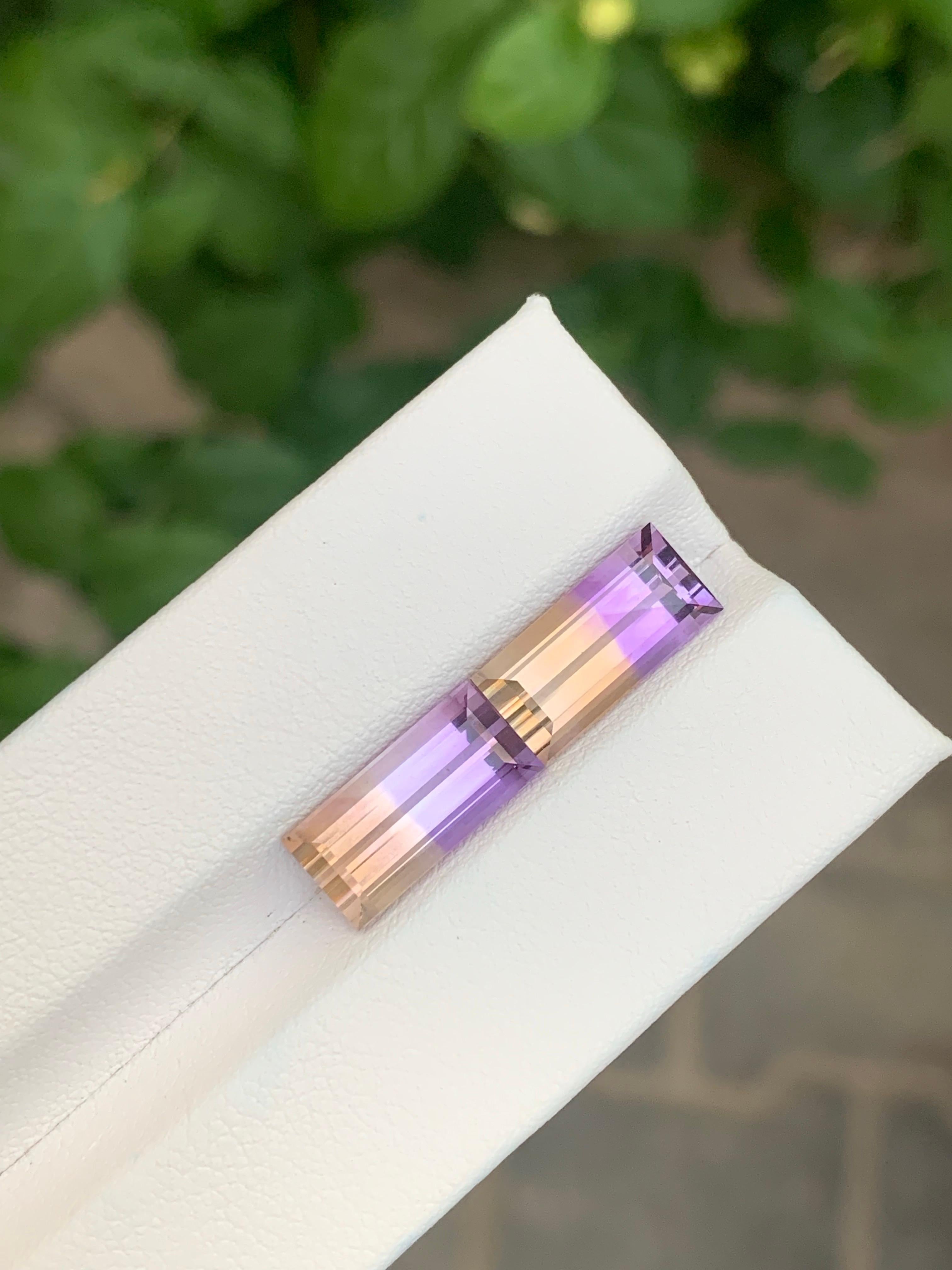 Coppia di ametrine sfaccettate

Peso: 8,15 carati
Dimensioni: 13,4 x 6,4 x 5,8 mm
                    13.4 x 6.3 x 5.7 Mm 
Forma: Baguette 
Colore: viola e giallo
Trattamento: Non
Certificato: Su richiesta del cliente
.
L'ametrino è una gemma unica