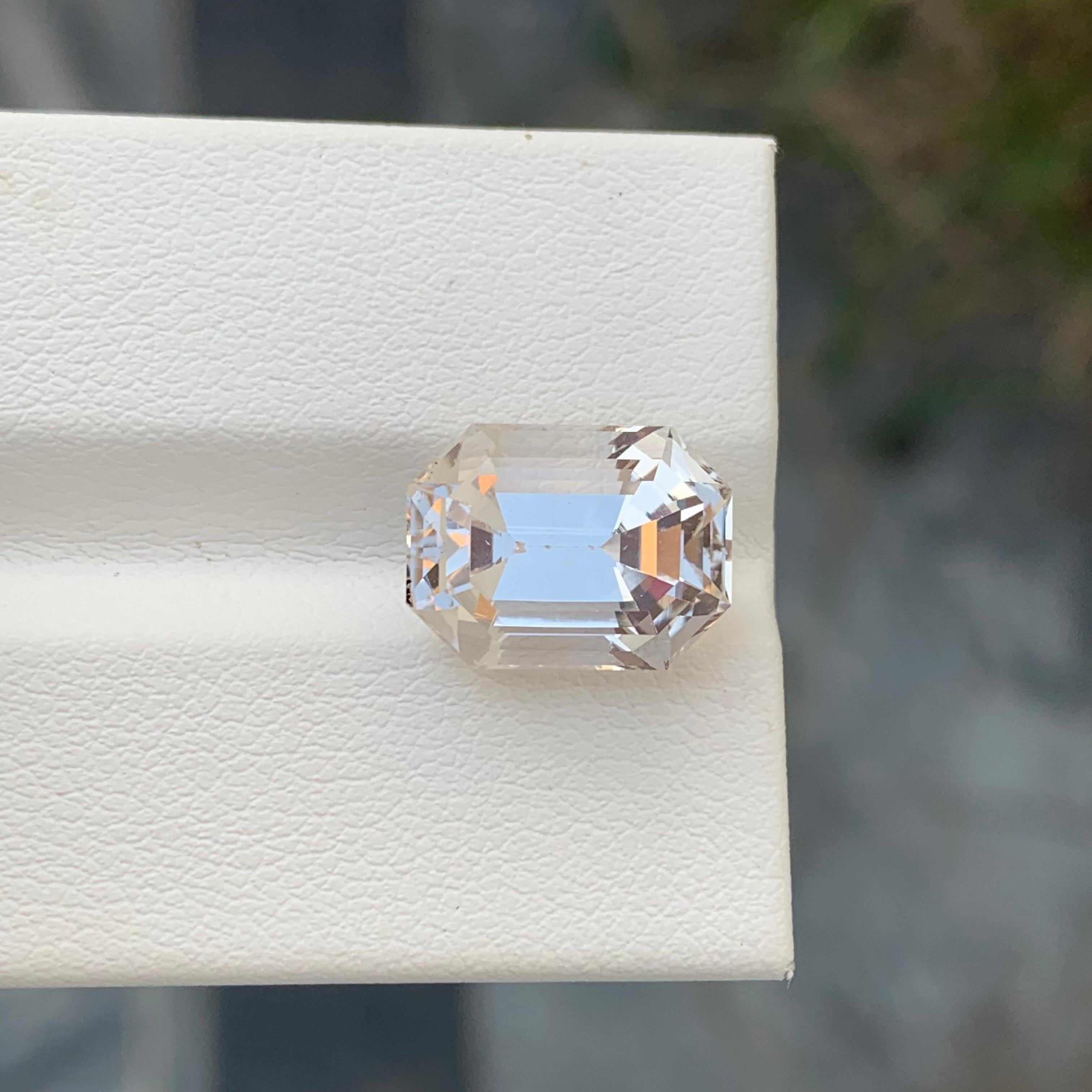 Pierre précieuse taille octogonale, topaze dorée naturelle non sertie de 8,15 carats, de Skardu, Pakistan Neuf - En vente à Peshawar, PK
