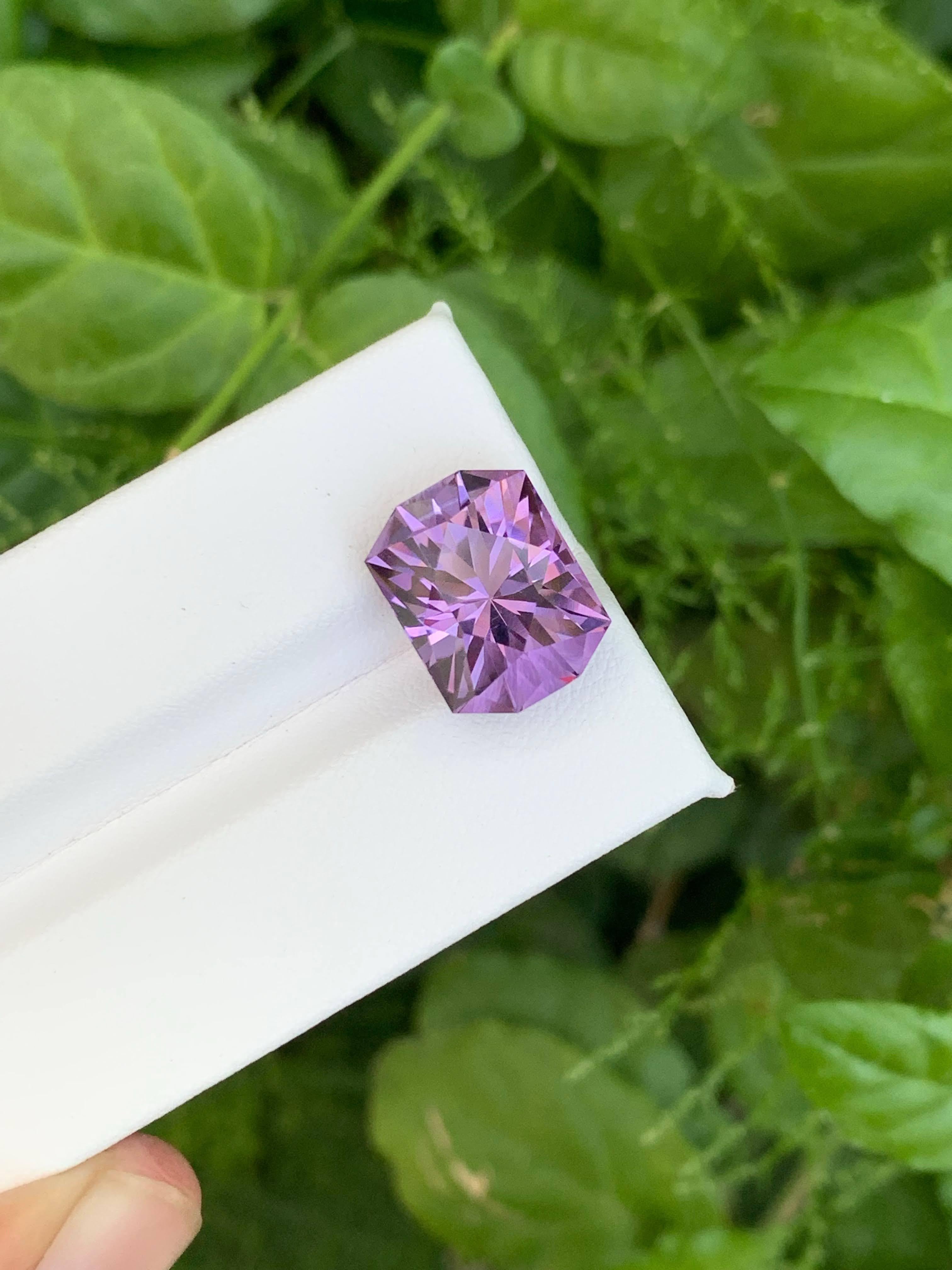 8.15 Carat Natural Loose Purple Amethyst Custom Precision Cut Brazilian Gemstone (Améthyste violette en vrac et taillée sur mesure) en vente 4