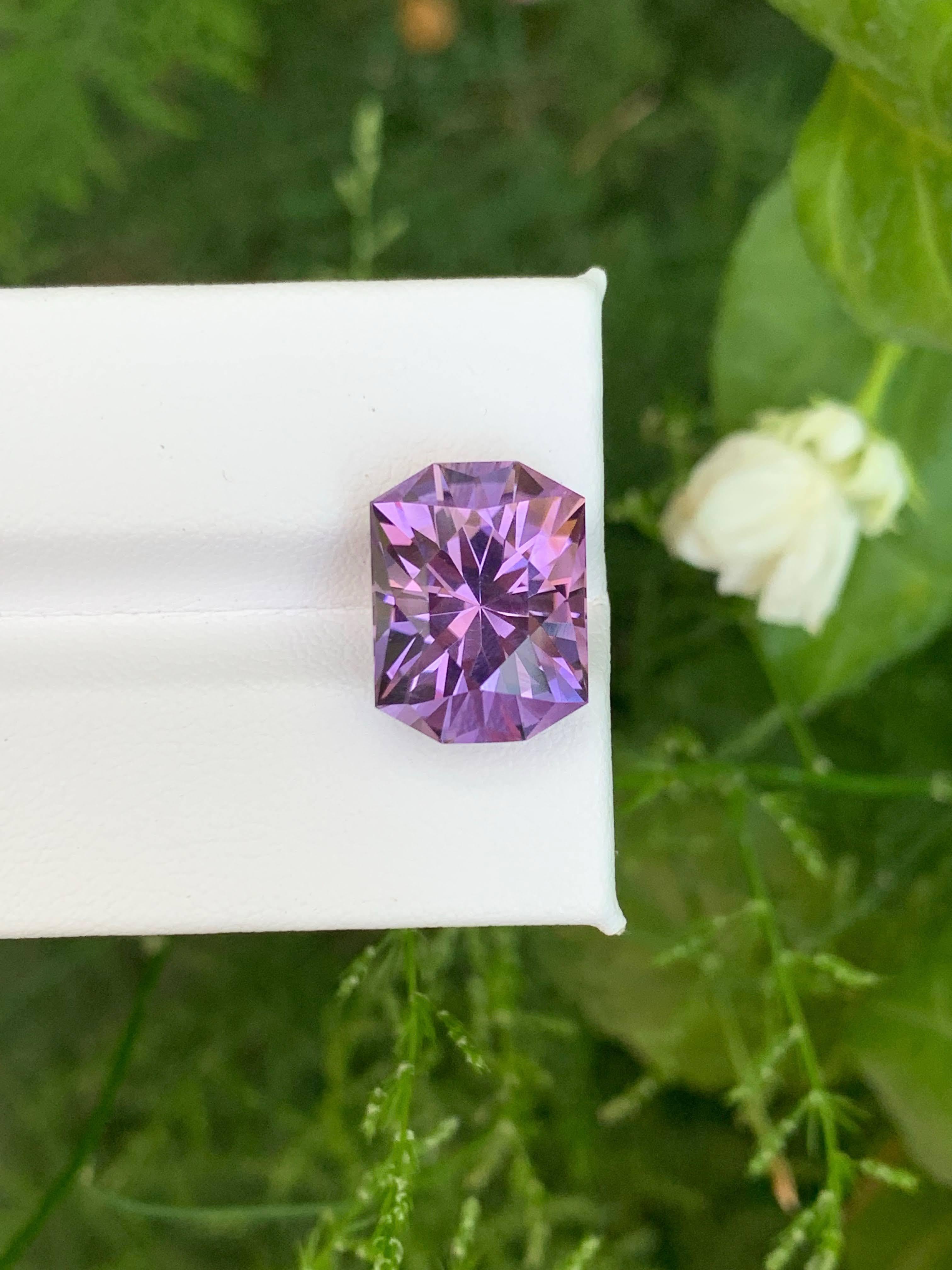 Poids 8,15 carats 
Dimensions 14.1x10.9x9.6mm
Traitement Aucun 
Origine Brésil 
Clarity Loup Clean 
Forme Coupe Précision sur mesure





Cette améthyste violette naturelle en vrac de 8,15 carats est une pierre précieuse exceptionnelle, provenant