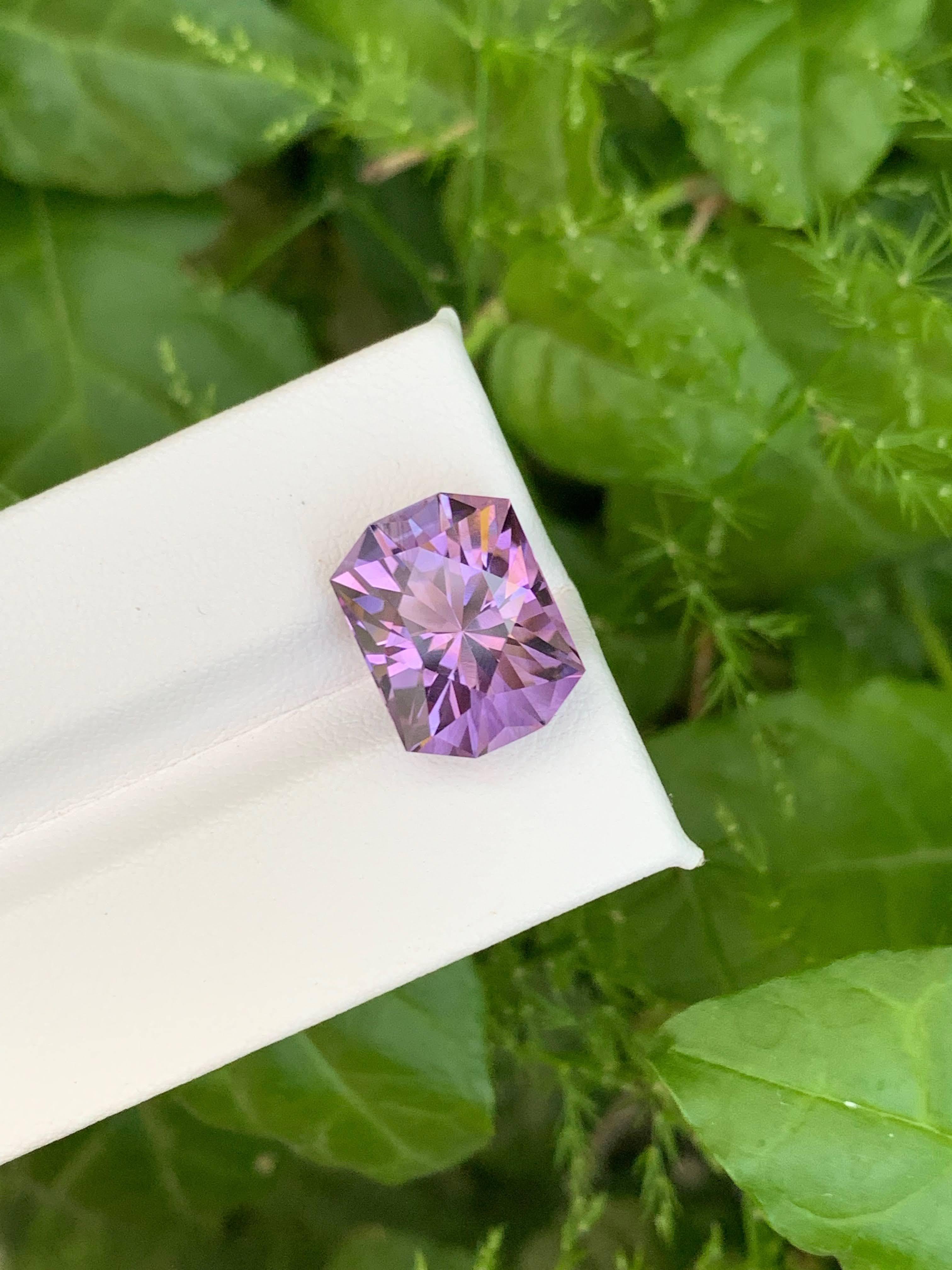 Moderne 8.15 Carat Natural Loose Purple Amethyst Custom Precision Cut Brazilian Gemstone (Améthyste violette en vrac et taillée sur mesure) en vente