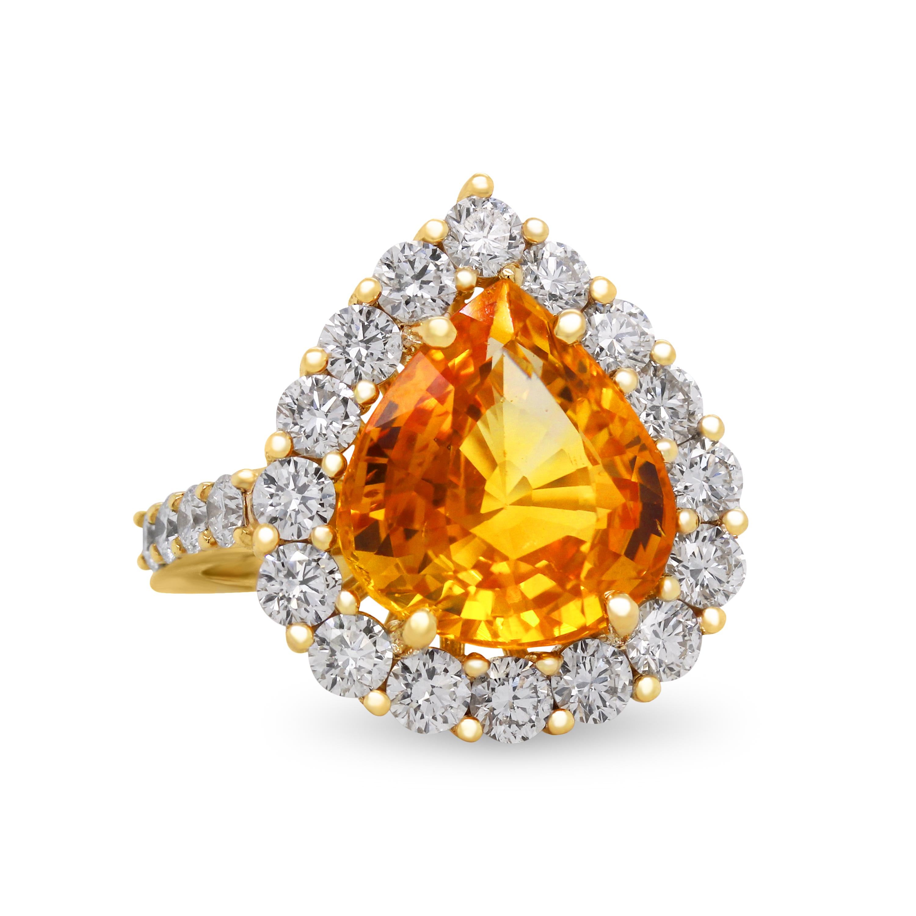 8,15 Karat birnenförmiger orangefarbener Saphir 18 Karat Gelbgold Diamant Cocktail-Ring (Zeitgenössisch) im Angebot