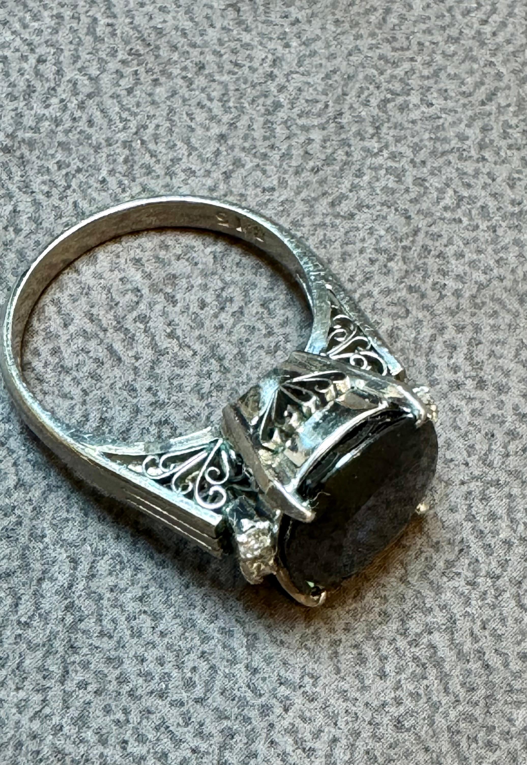 8.15 Ct Mid Night Blue Sapphire & .20 Ct Diamond Cocktail Ring, Platinum, Estate In Excellent Condition For Sale In New York, NY