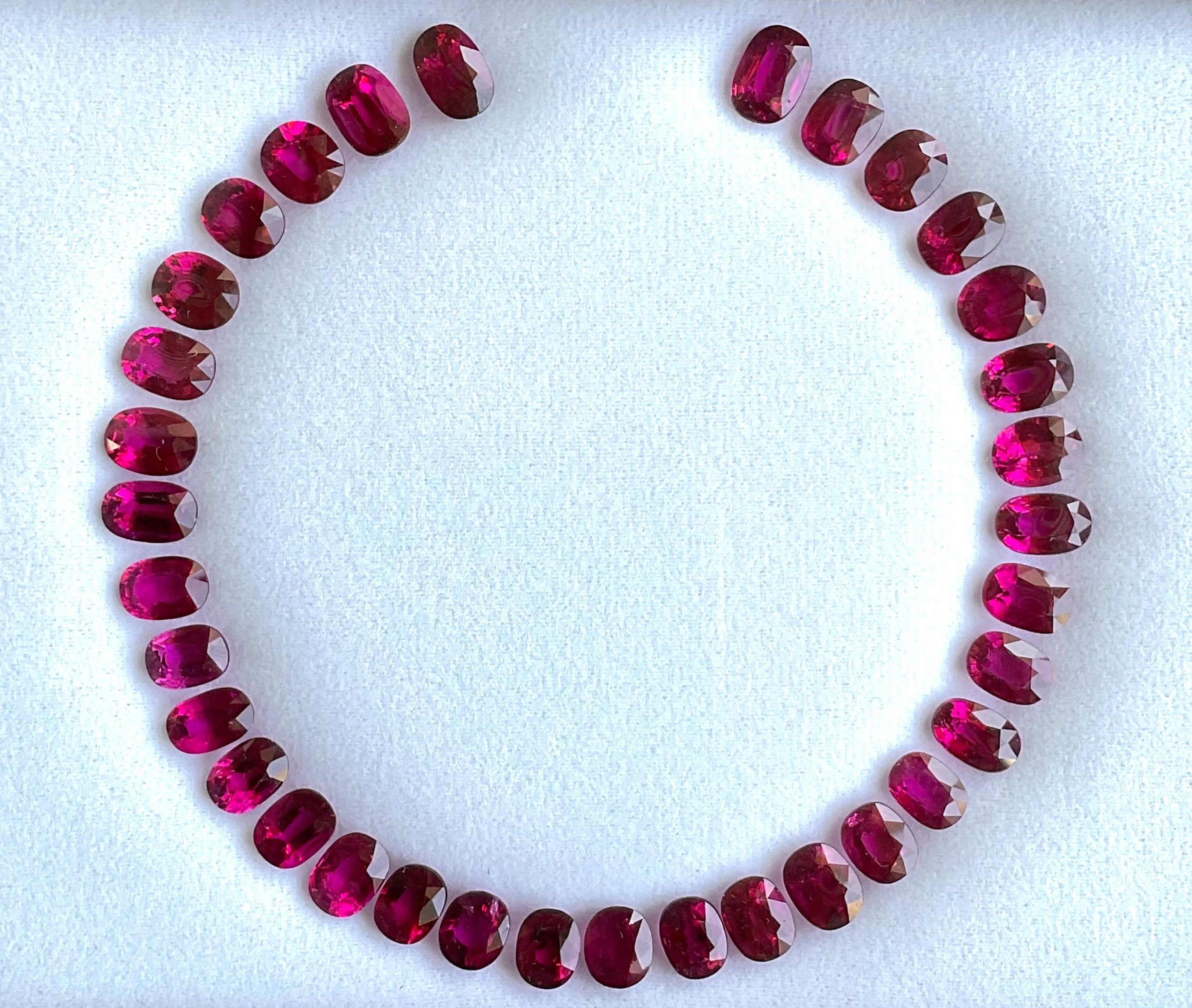 81.50 Carati Rubellite Layout Ovale Top Quality Per Gioielleria Gemma Naturale In condizioni Nuovo in vendita a Jaipur, RJ