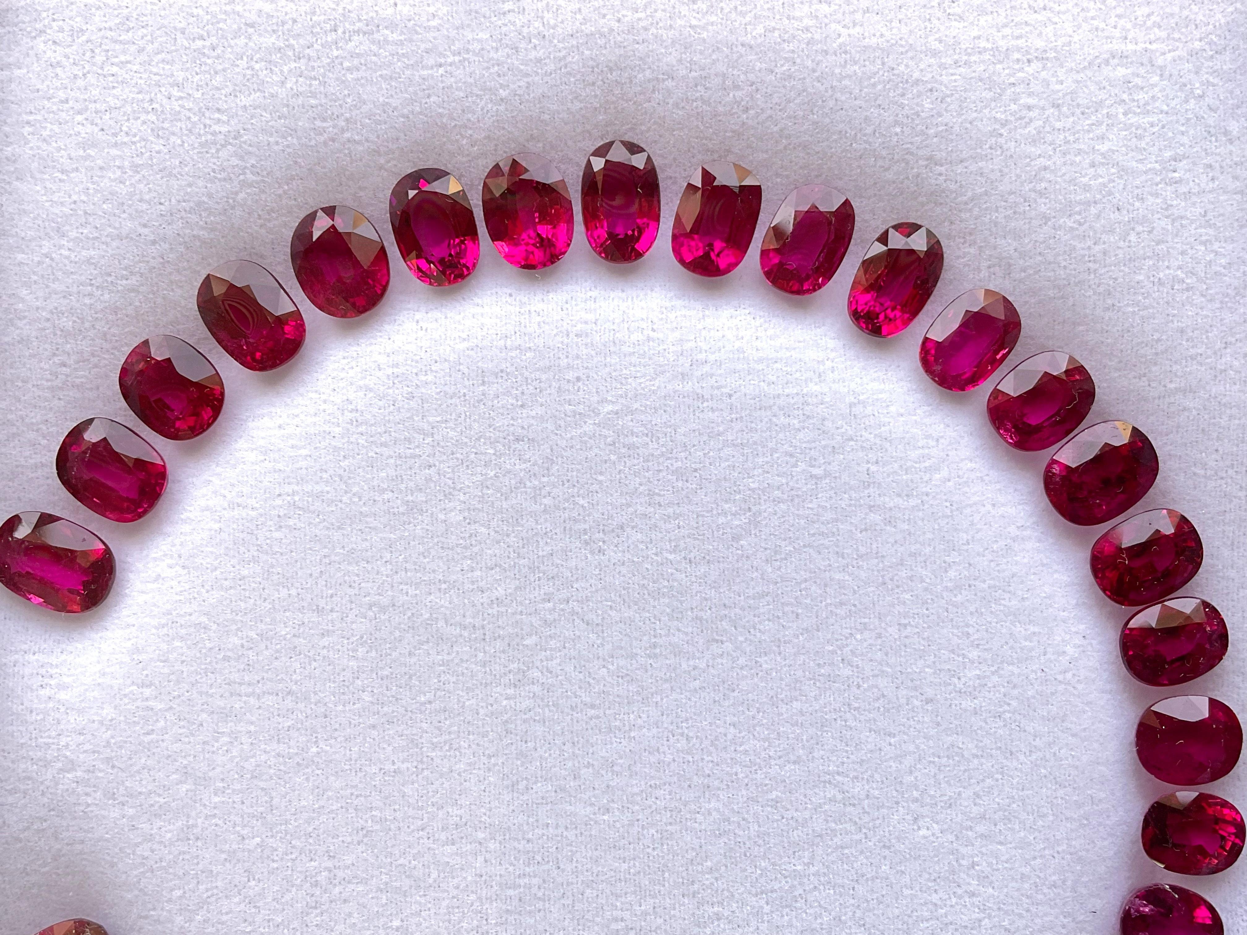 81.50 Carati Rubellite Layout Ovale Top Quality Per Gioielleria Gemma Naturale in vendita 2