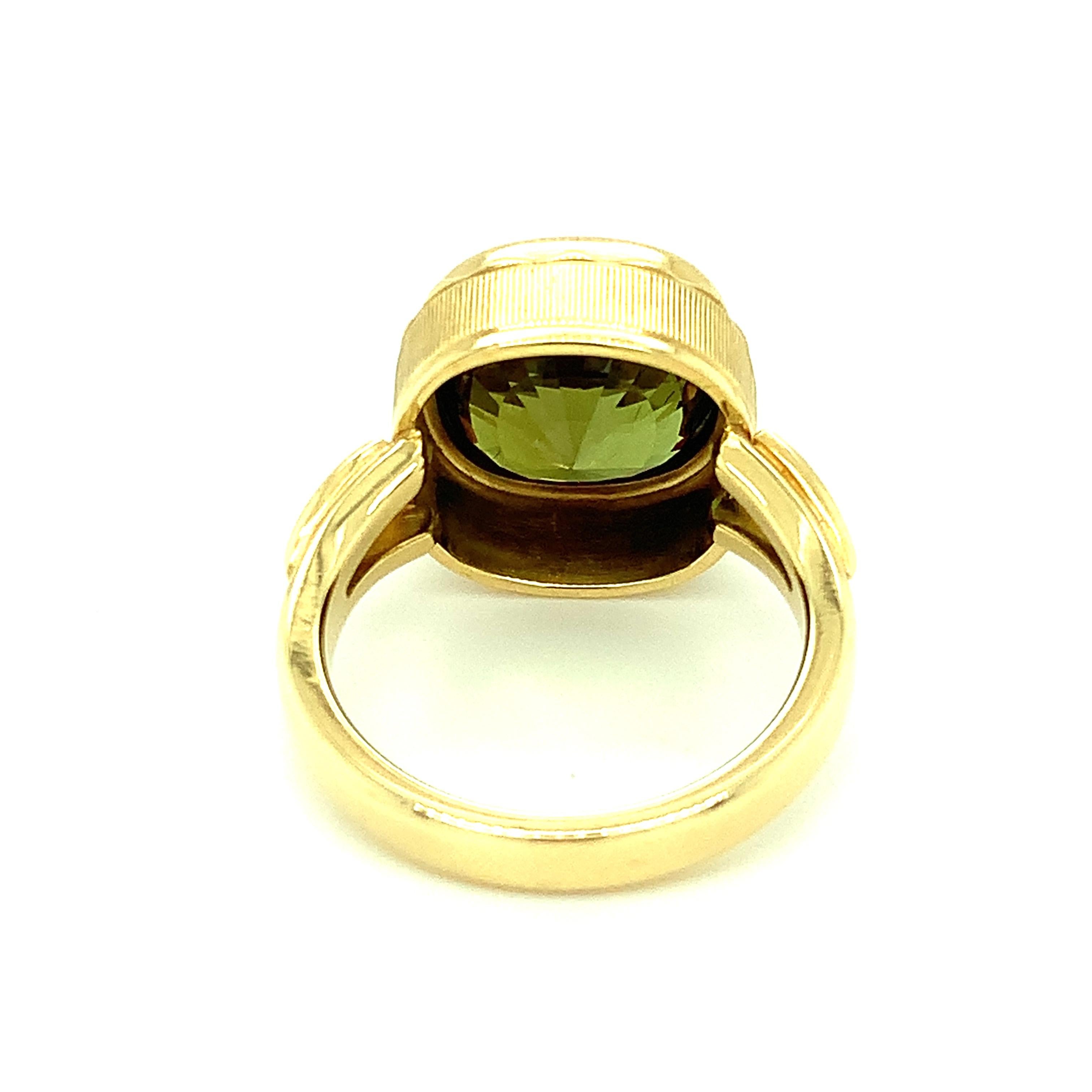 8.16 Carat Chrysoberyl and Diamond Ring, Hand-Engraved 18k Yellow Gold  For Sale 1